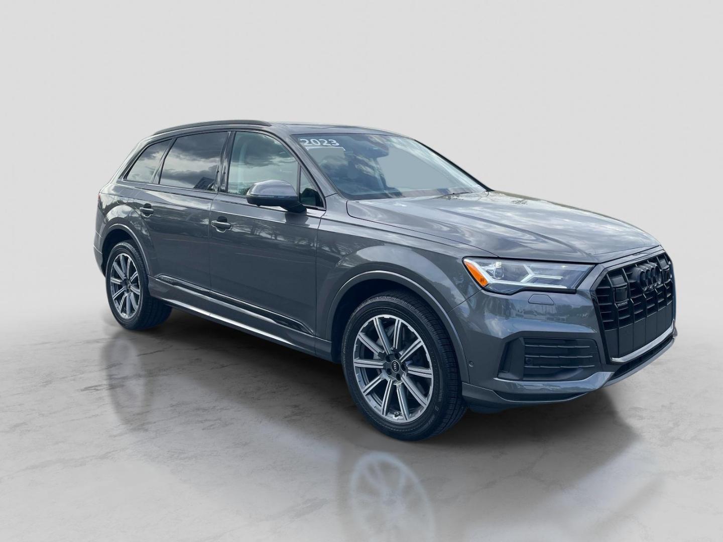 2023 Audi Q7 45 Premium Plus quattro Tiptronic's photo