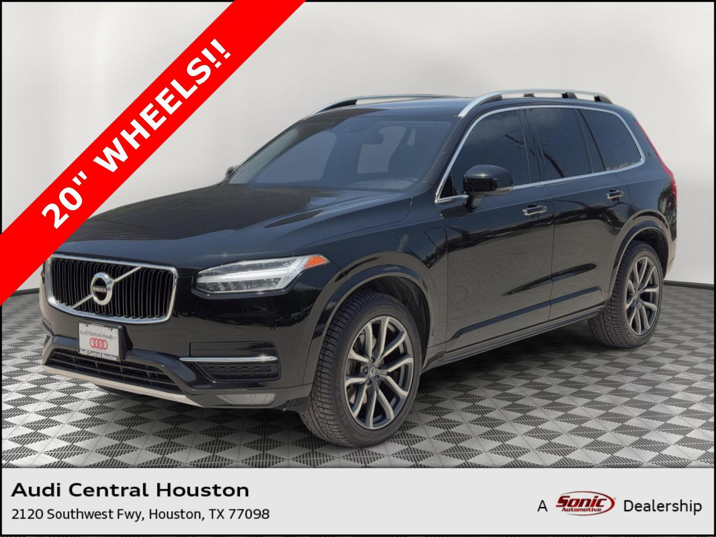 2019 Volvo XC90 Momentum | CarEdge | CarEdge