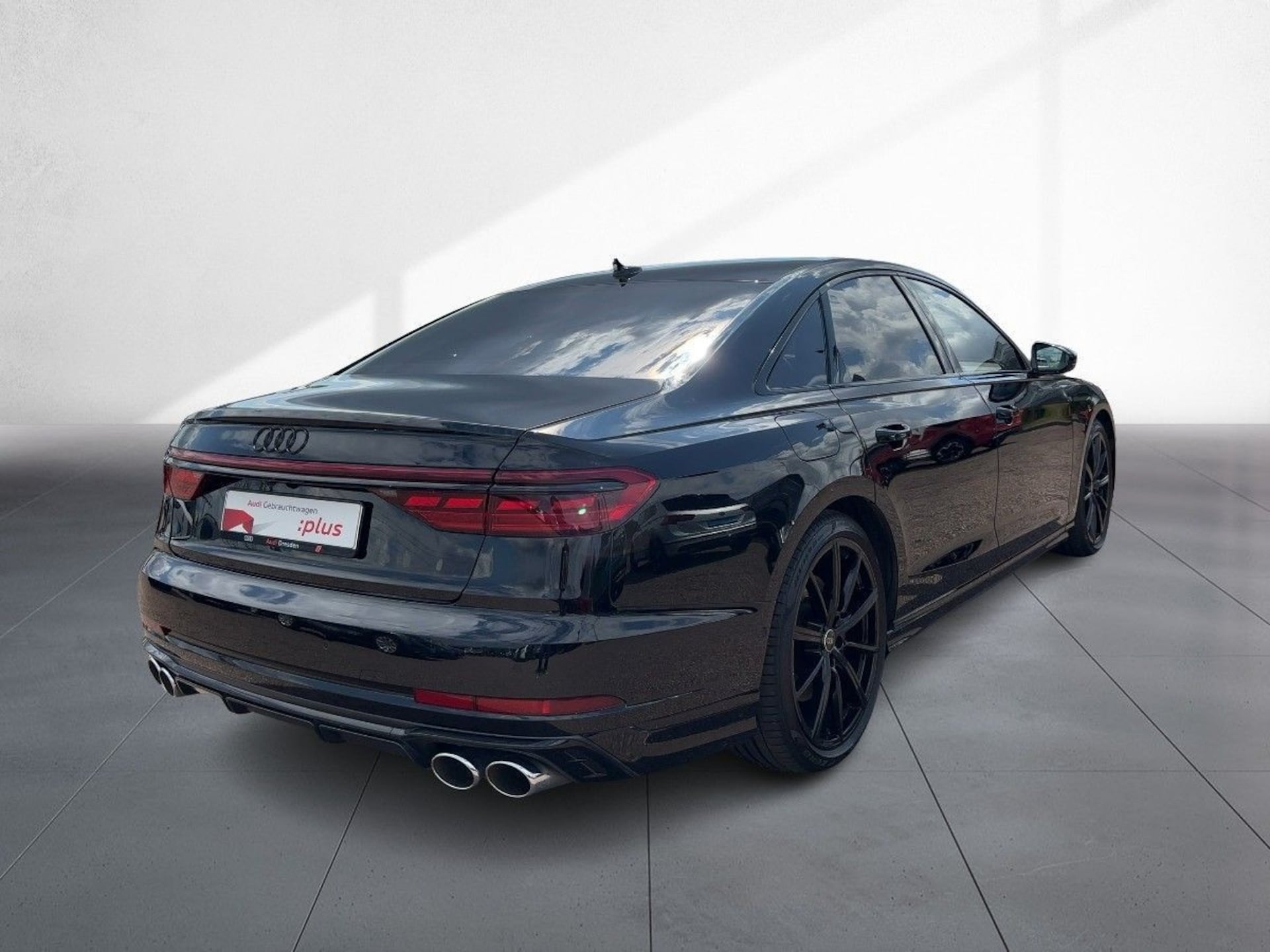 Audi S8