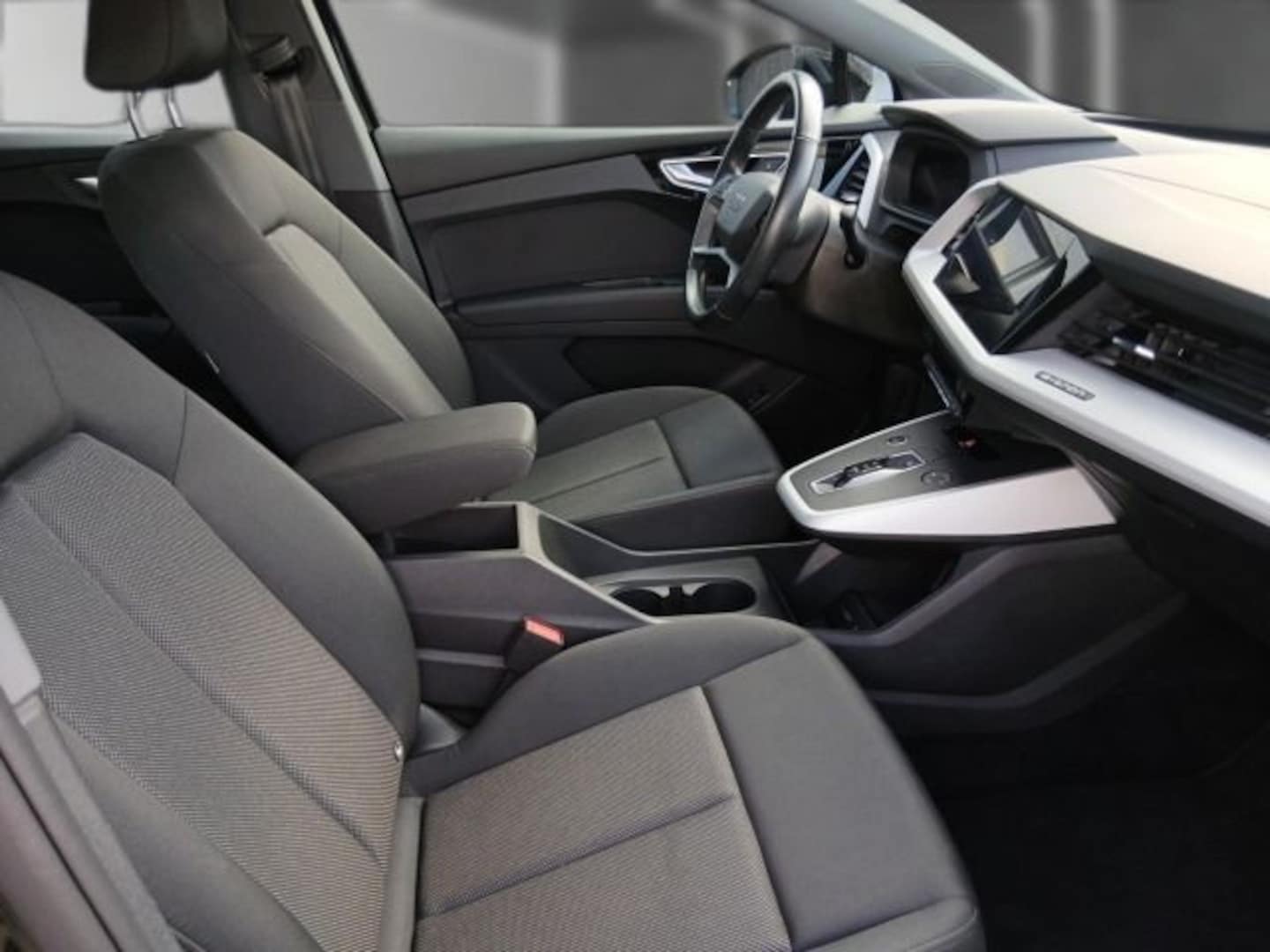 Bild über Audi Q4 Sportback e-tron 35 e-tron - für weitere Informationen kontaktieren Sie den Audi Partner