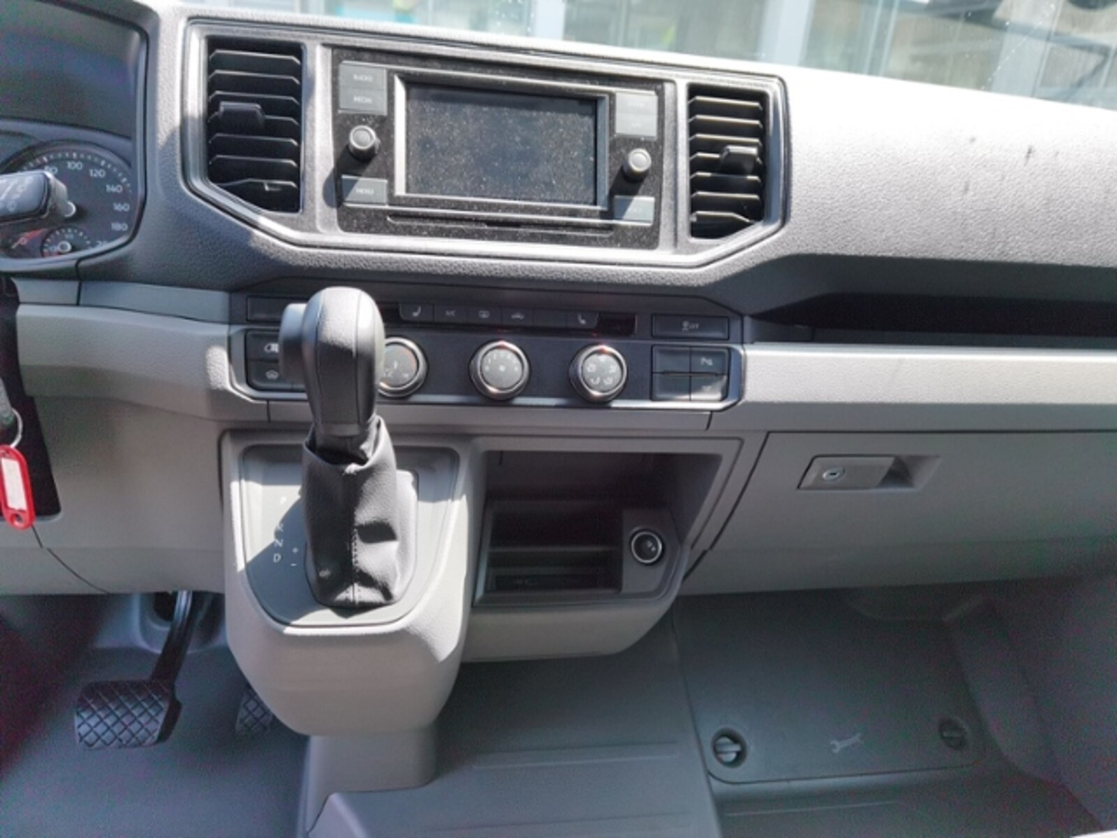 Volkswagen Crafter Kasten mittlerer Radstand – Bild 8
