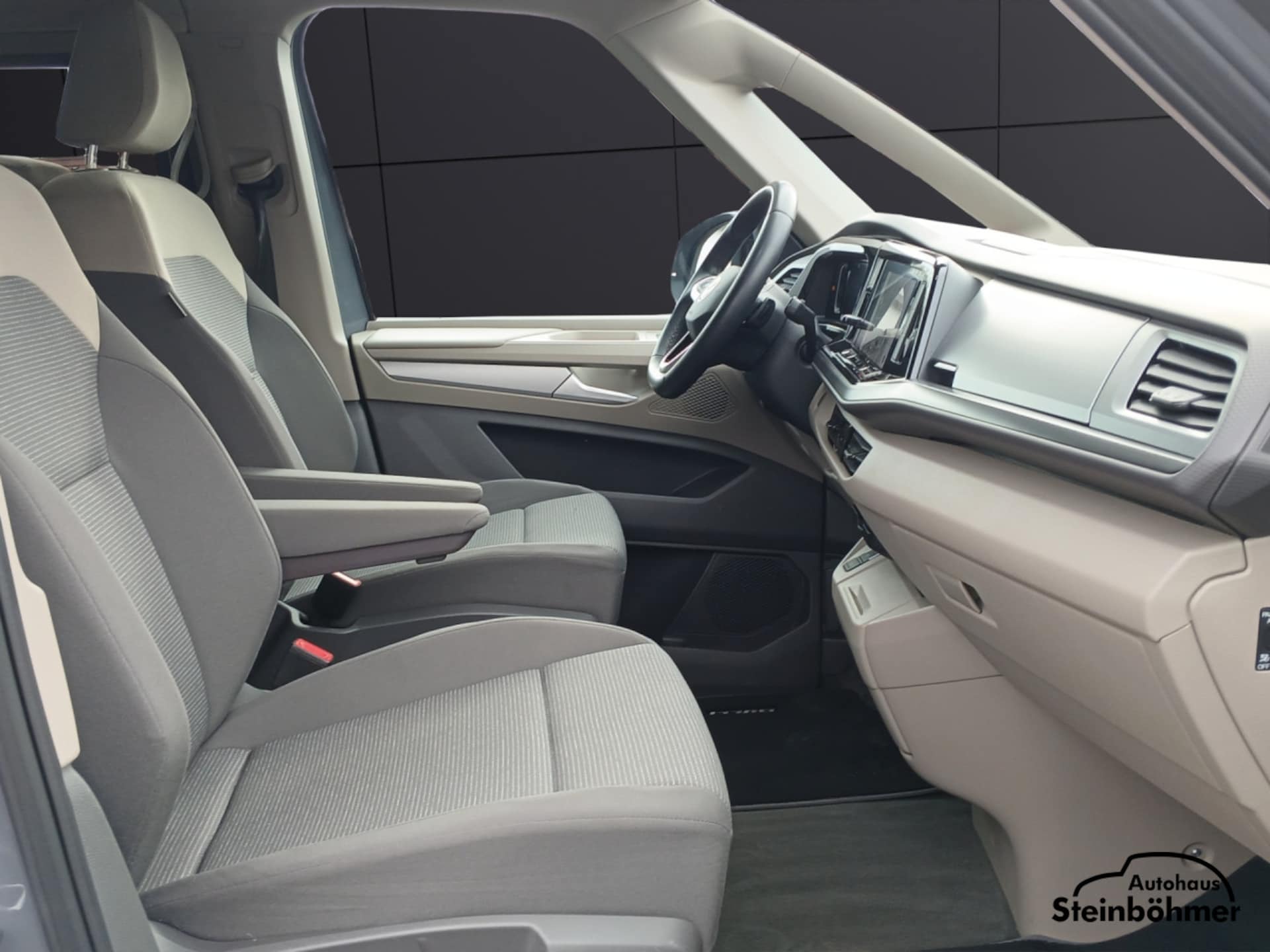 Volkswagen Multivan Basis-Modell
