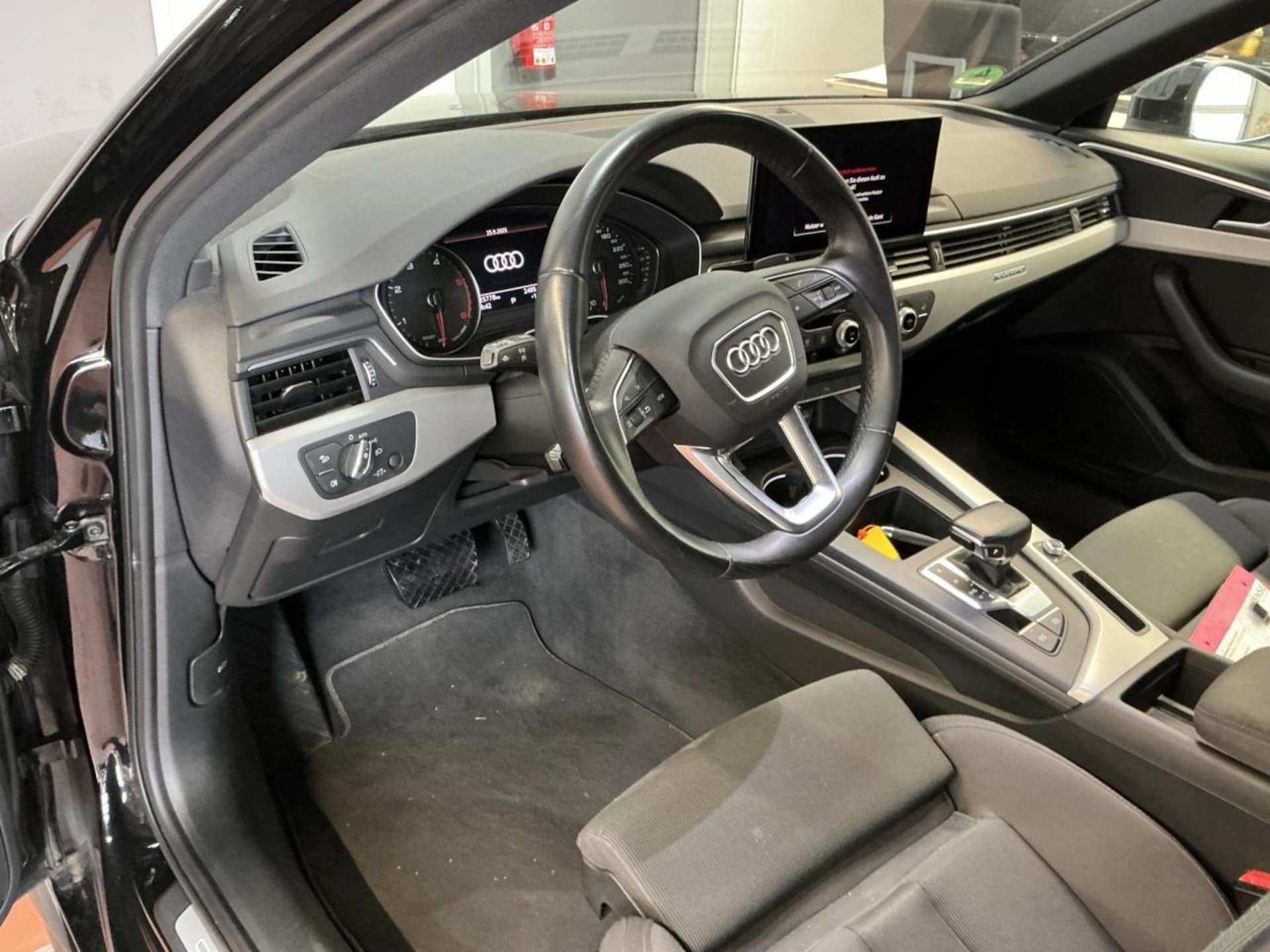Audi A4 Avant S line
