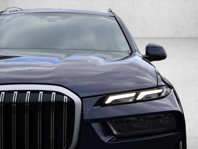 2023 BMW X7