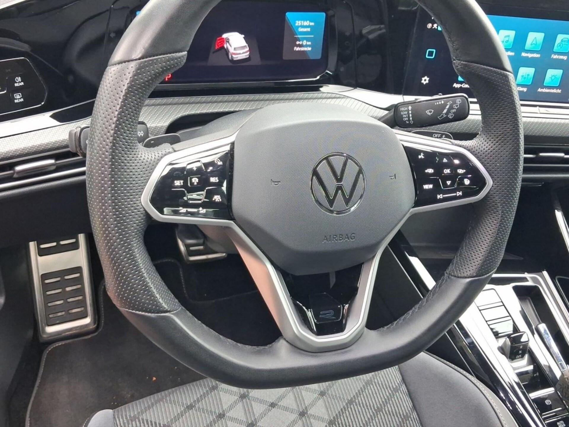 Volkswagen Golf R-Line