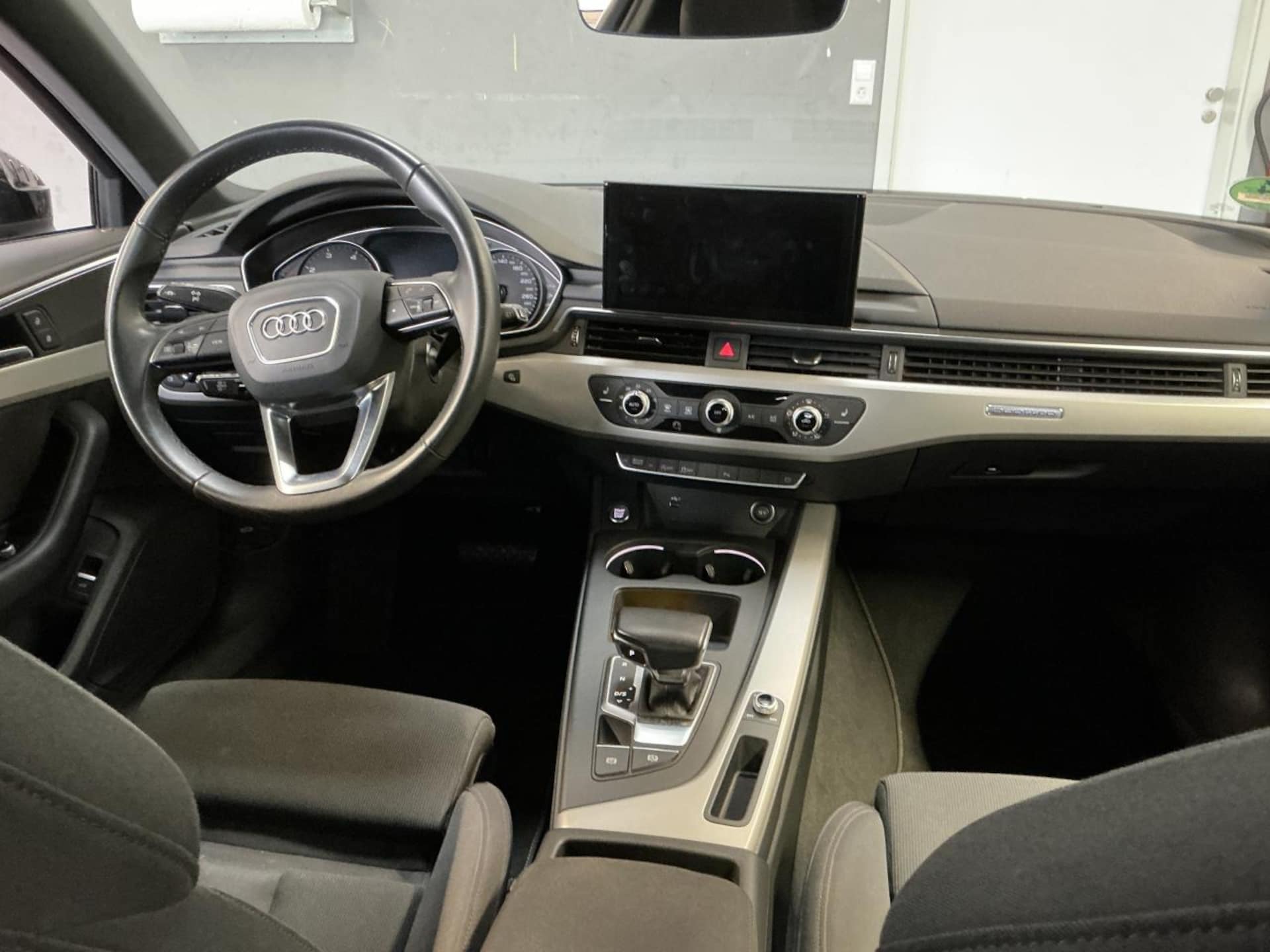 Audi A4 Avant S line