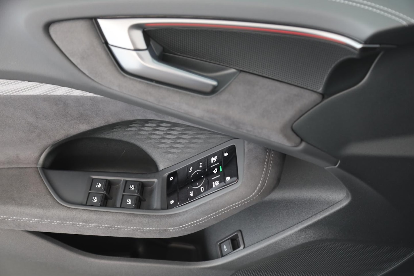 Bild über Audi A5 Avant TFSI quattro S tronic - für weitere Informationen kontaktieren Sie den Audi Partner