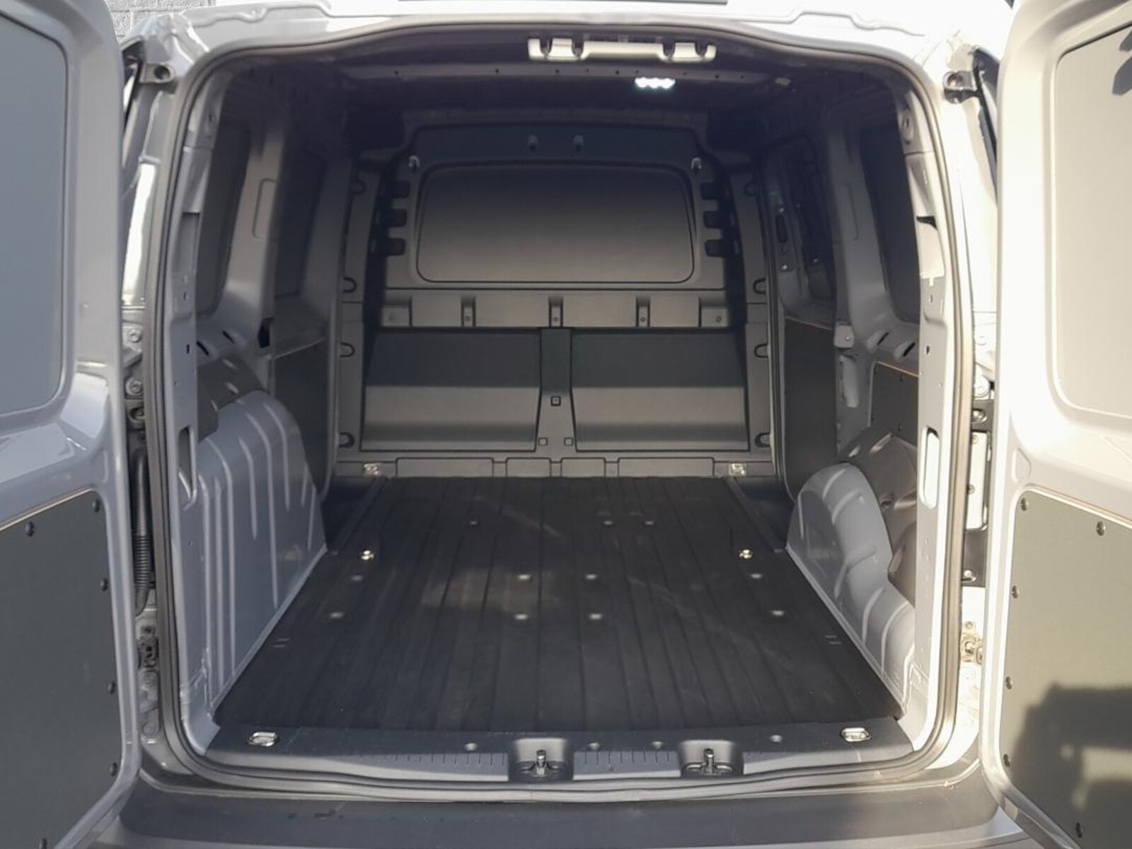 Volkswagen Caddy Maxi Cargo – Bild 14