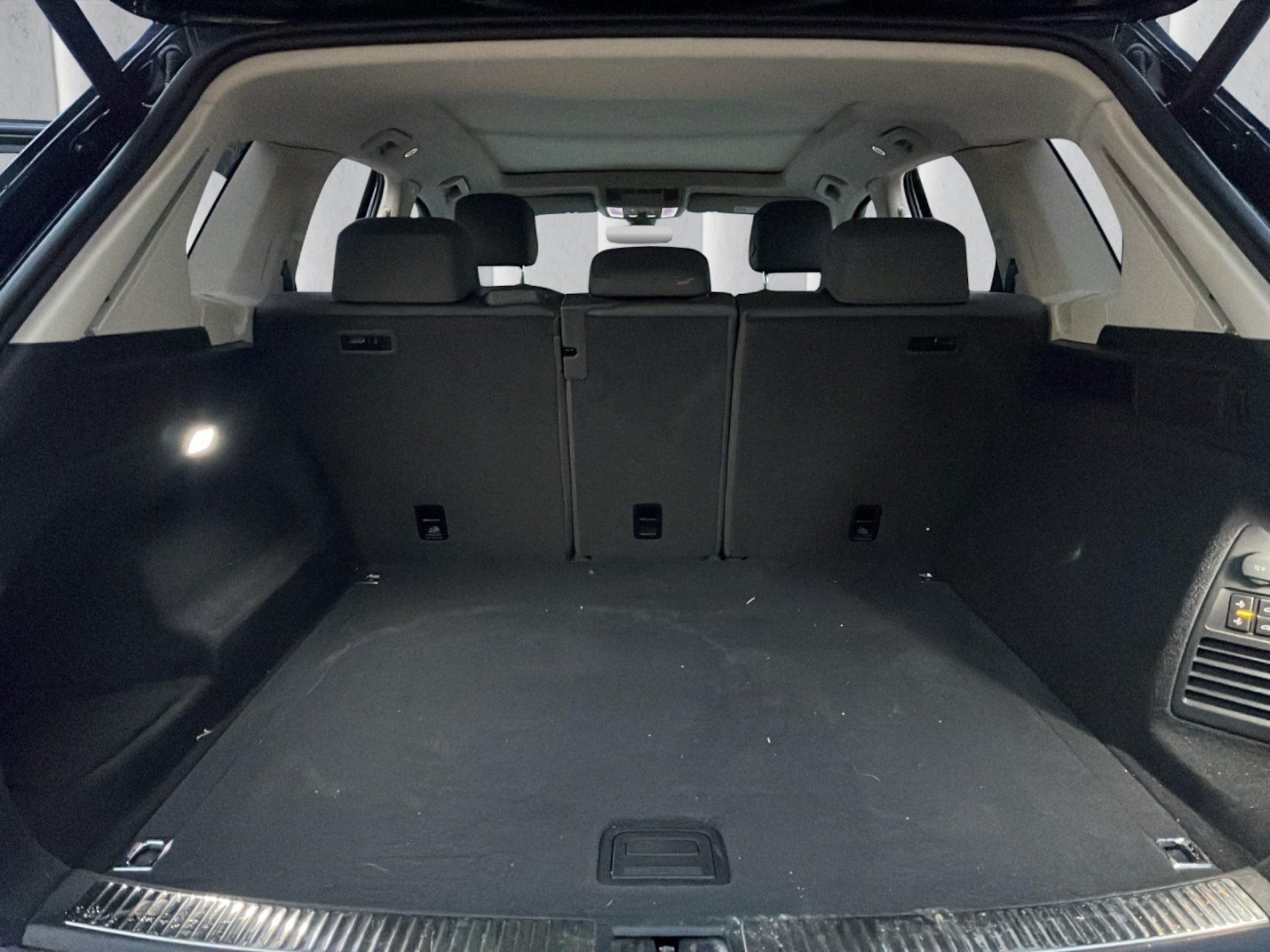 Volkswagen Touareg Basis-Modell