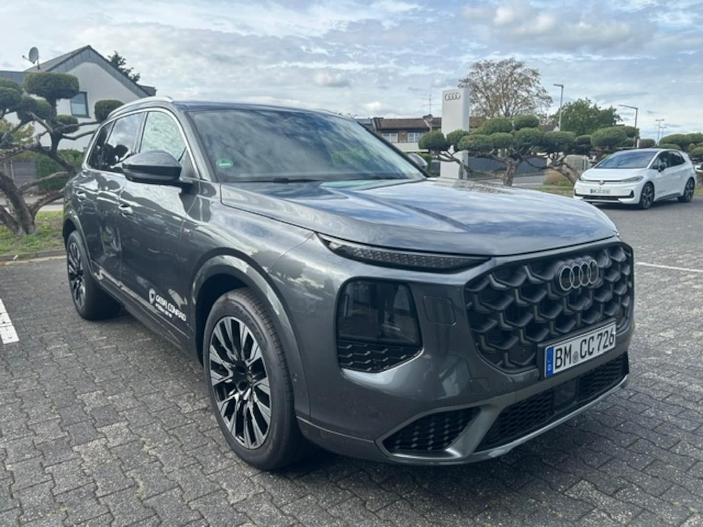 Bild über Audi Q7 SUV TDI quattro 180 kW tiptronic - für weitere Informationen kontaktieren Sie den Audi Partner