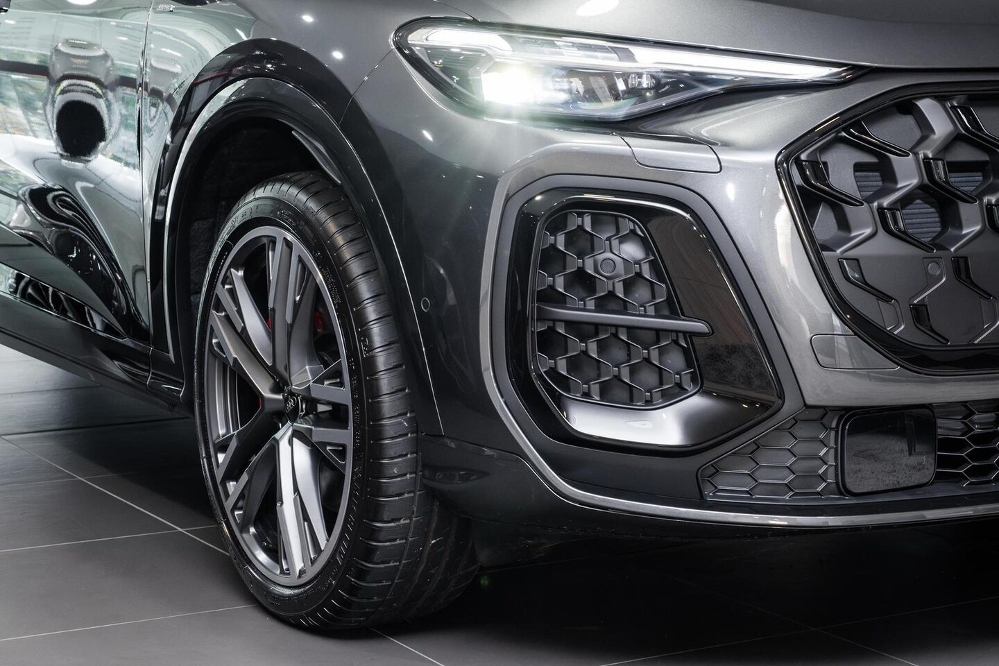 Image about Audi Q5 SUV e-hybrid quattro S tronic