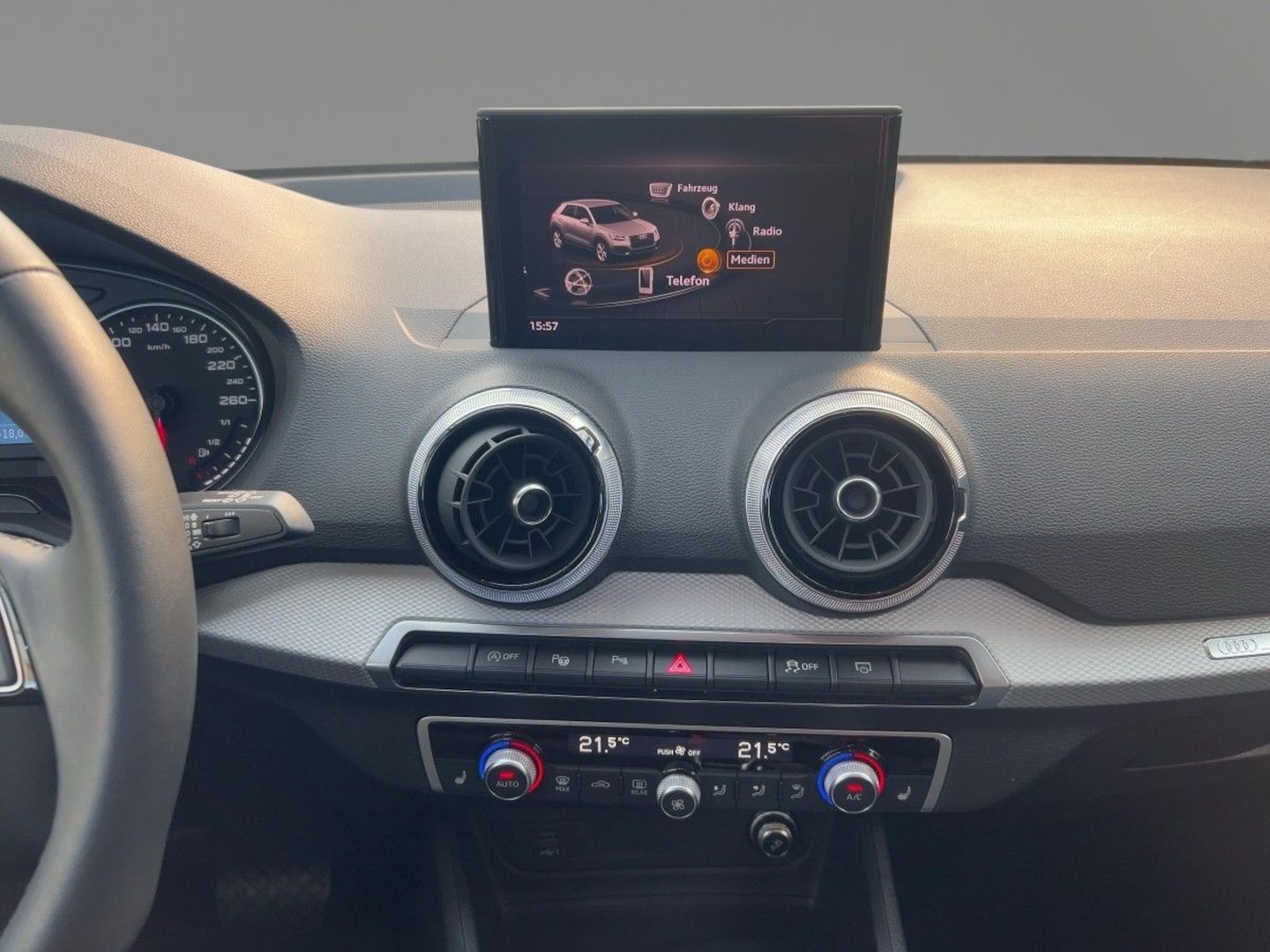 Bild über Audi Q2 advanced 35 TFSI S tronic - für weitere Informationen kontaktieren Sie den Audi Partner