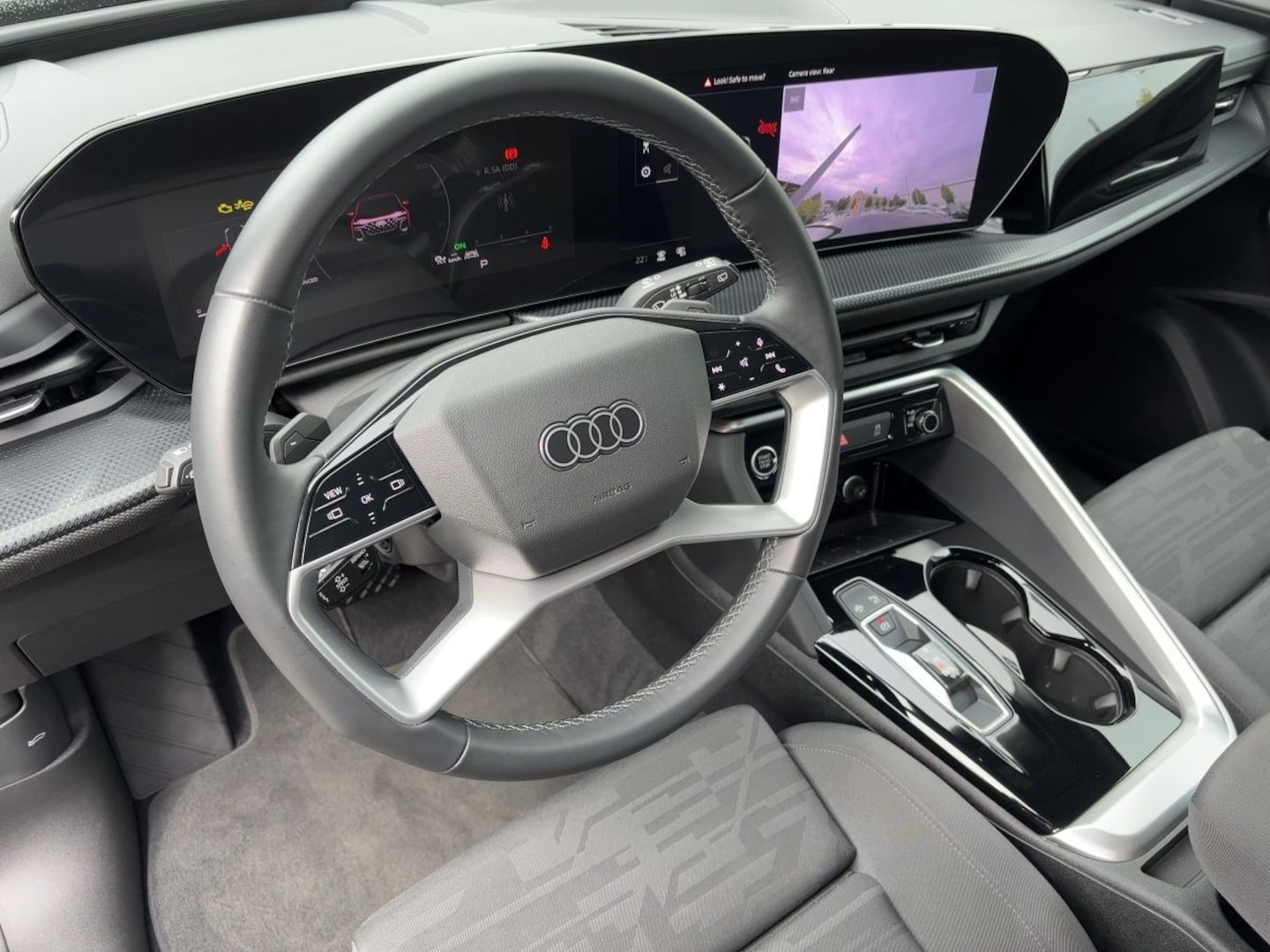 Bild über Audi Q5 SUV TDI quattro 150 kW S tronic - für weitere Informationen kontaktieren Sie den Audi Partner