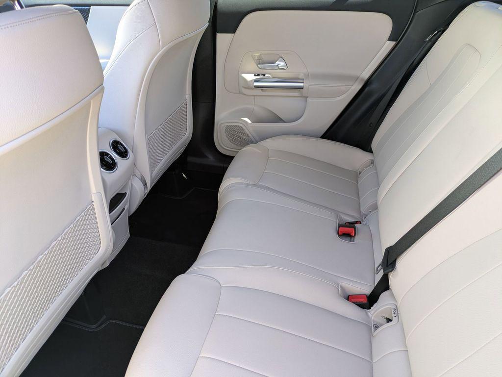 2025 Mercedes-Benz GLA GLA250 - Photo 28
