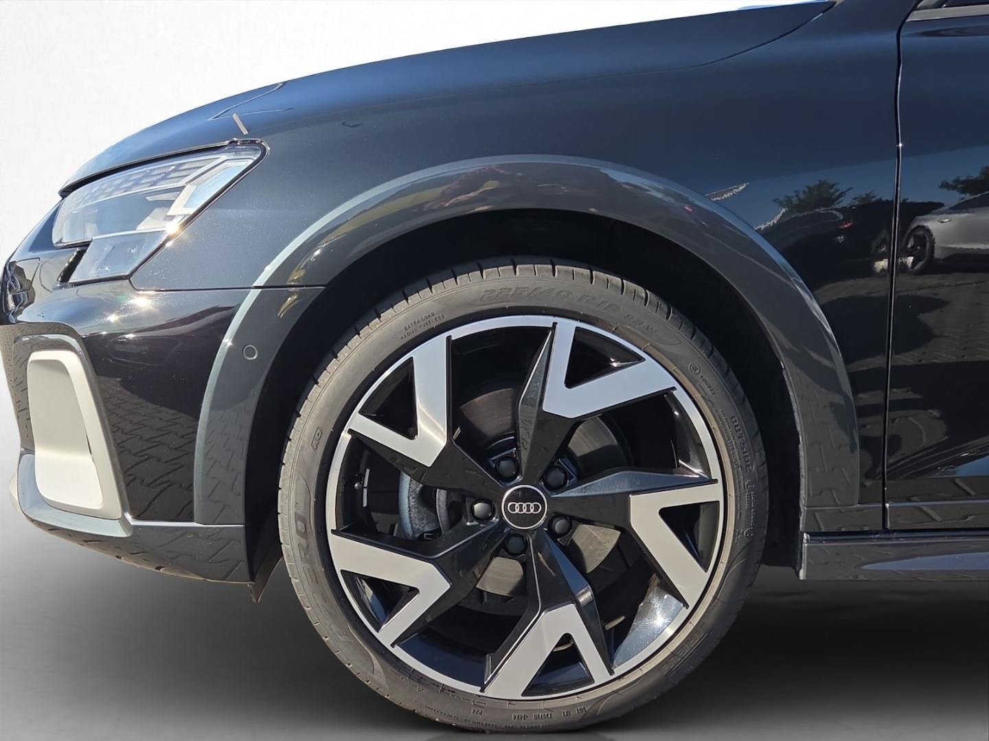 Bild über Audi A3 allstreet 35 TFSI S tronic - für weitere Informationen kontaktieren Sie den Audi Partner