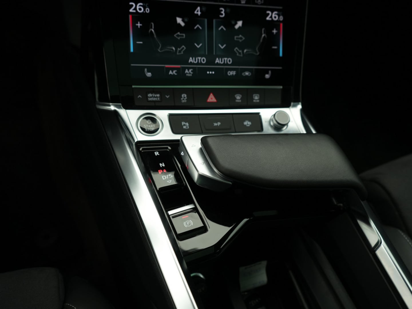 Bild über Audi Q8 e-tron S line 50 e-tron quattro - für weitere Informationen kontaktieren Sie den Audi Partner