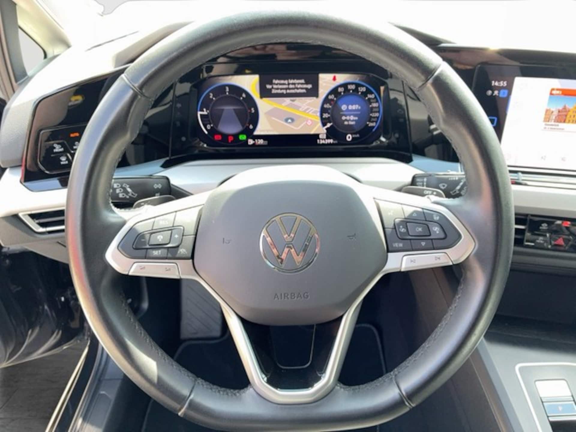 Volkswagen Golf Variant Life