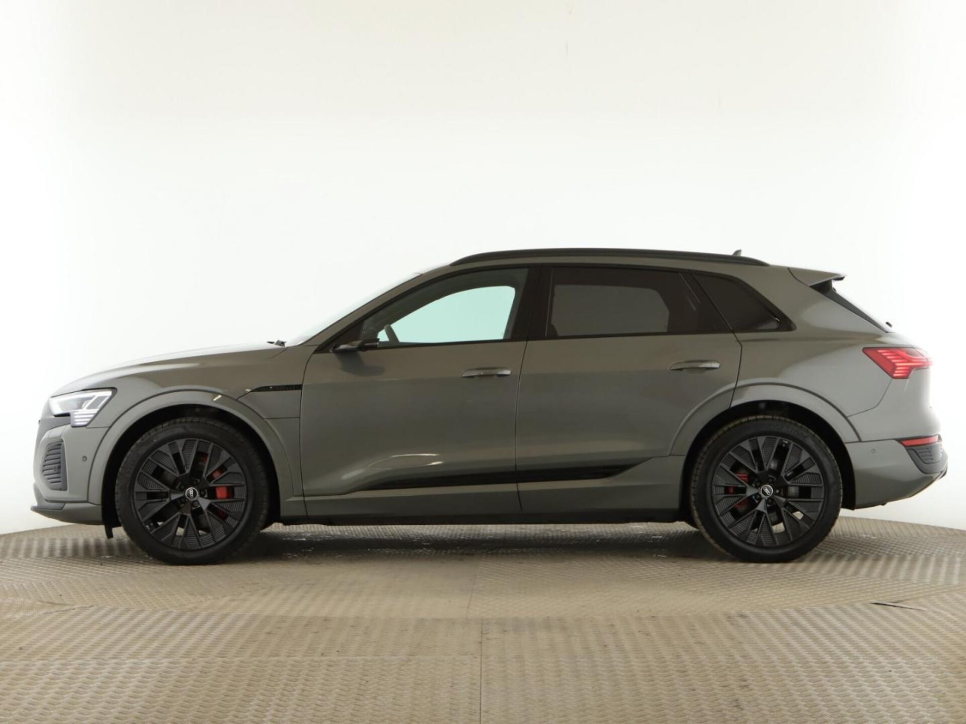 Audi Q8 e-tron S line
