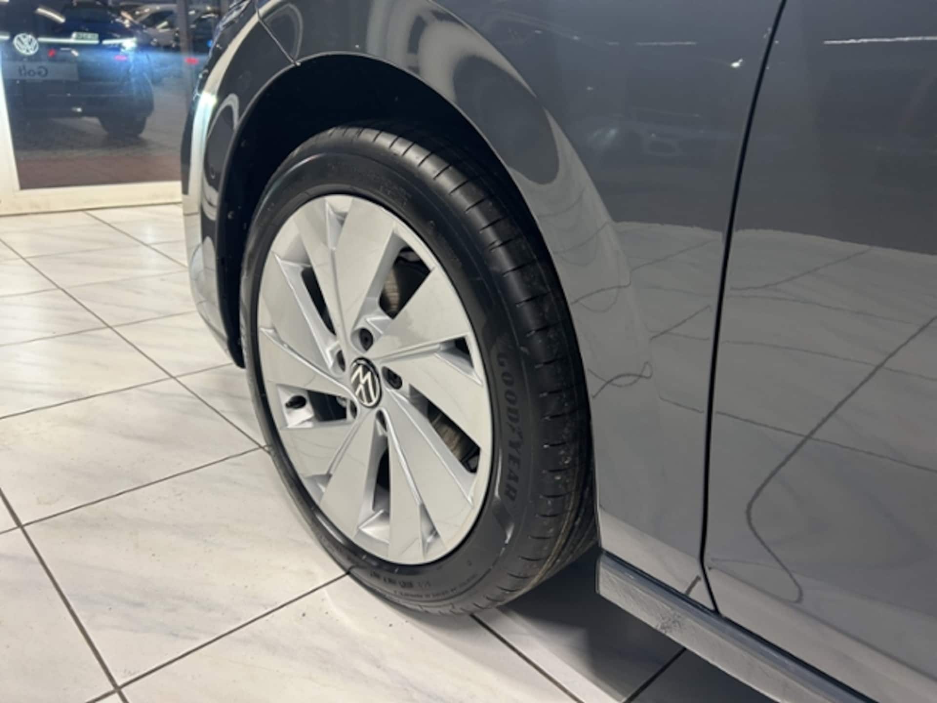 Volkswagen Golf Style