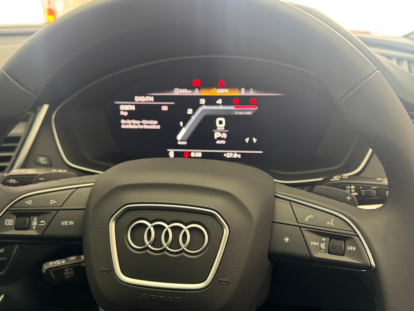 Image about Audi Q5 Sport 40 TDI quattro S tronic