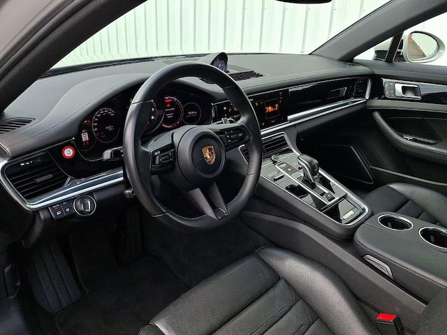 2022 Porsche Panamera