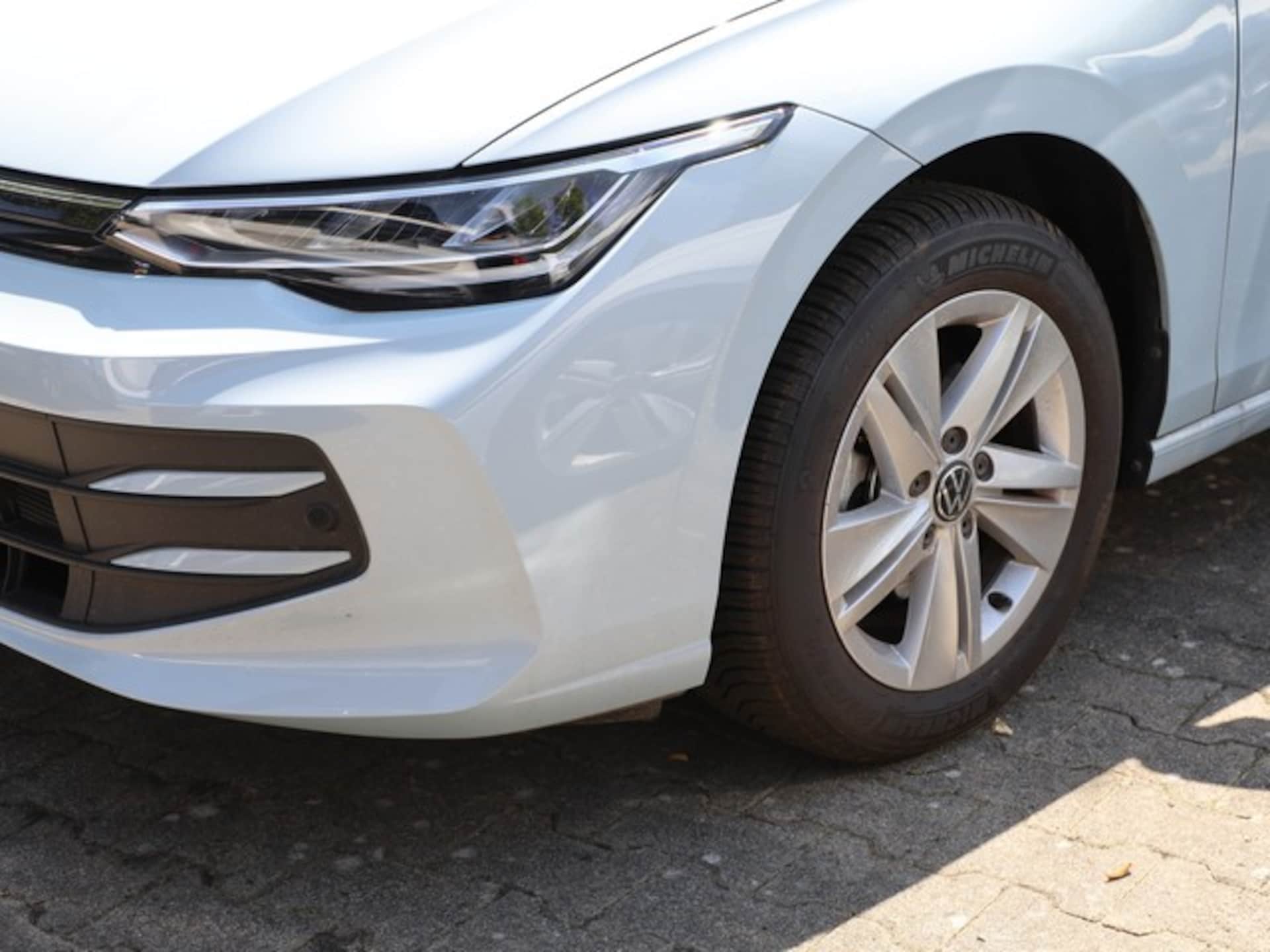 Volkswagen Golf Life