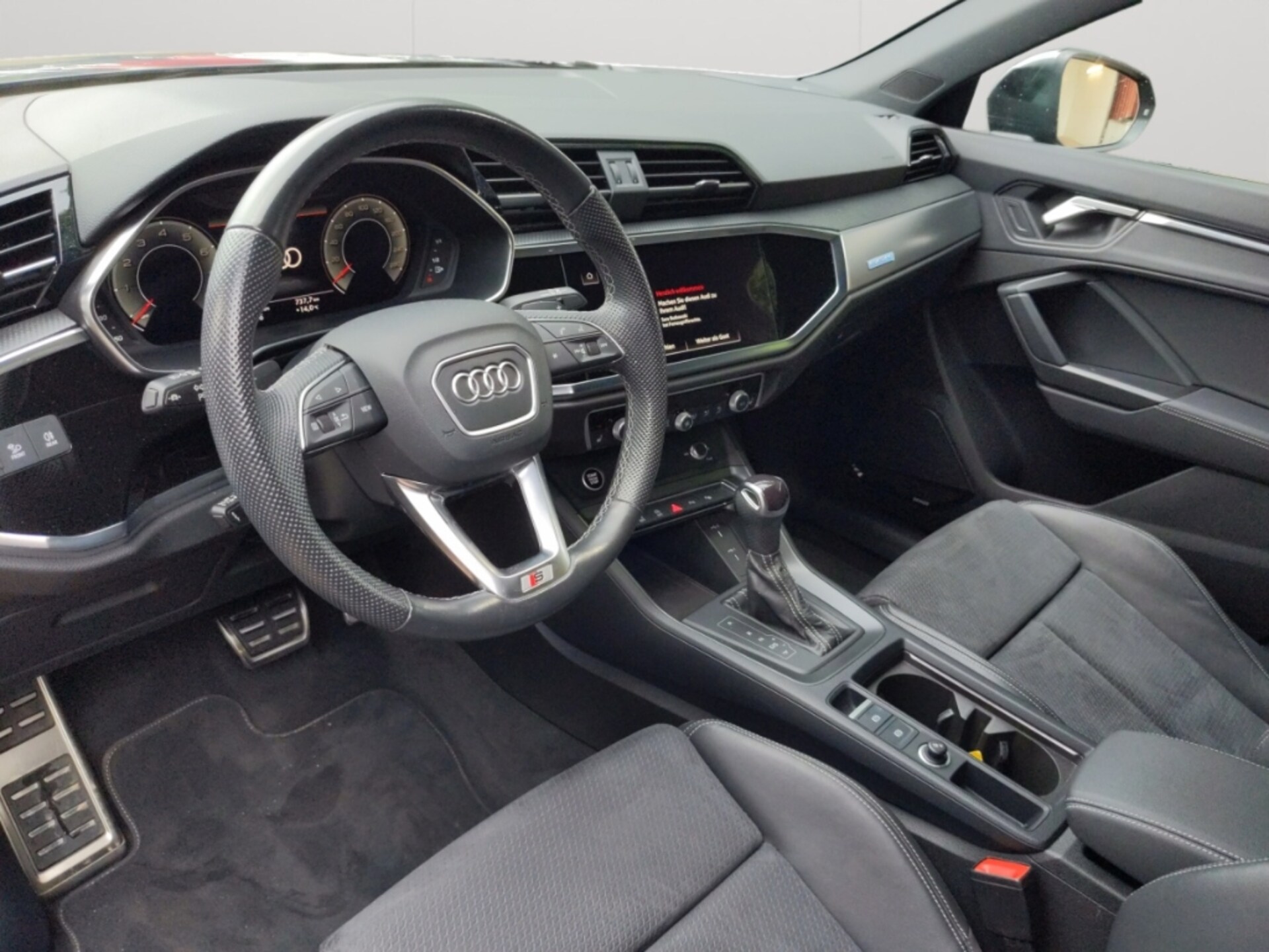 Audi Q3 Sportback S line