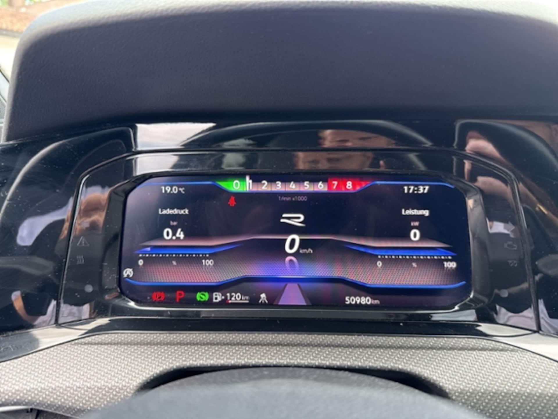 Volkswagen Golf Variant R