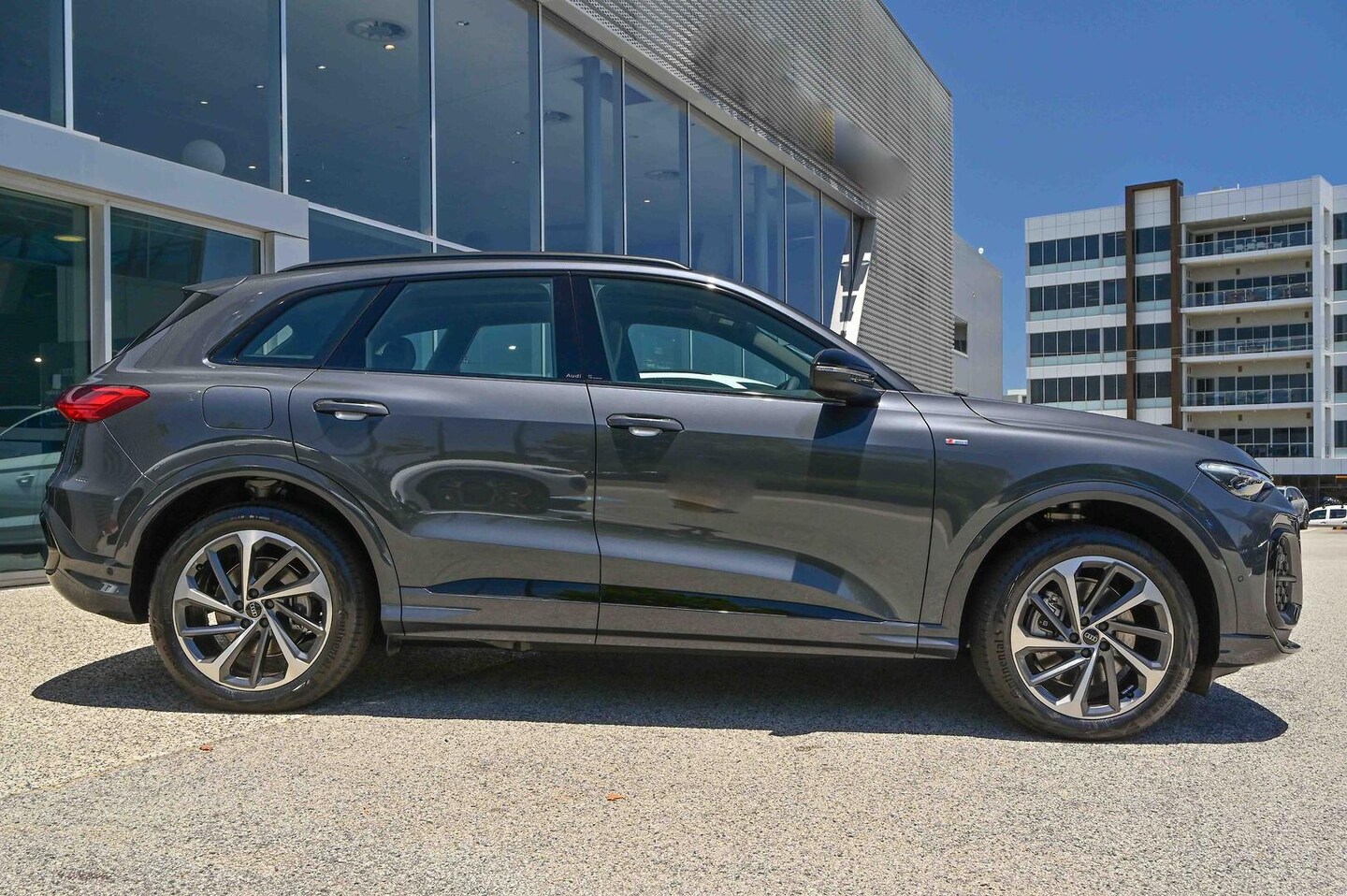 Image about Audi Q5 SUV TDI quattro 150 kW sport