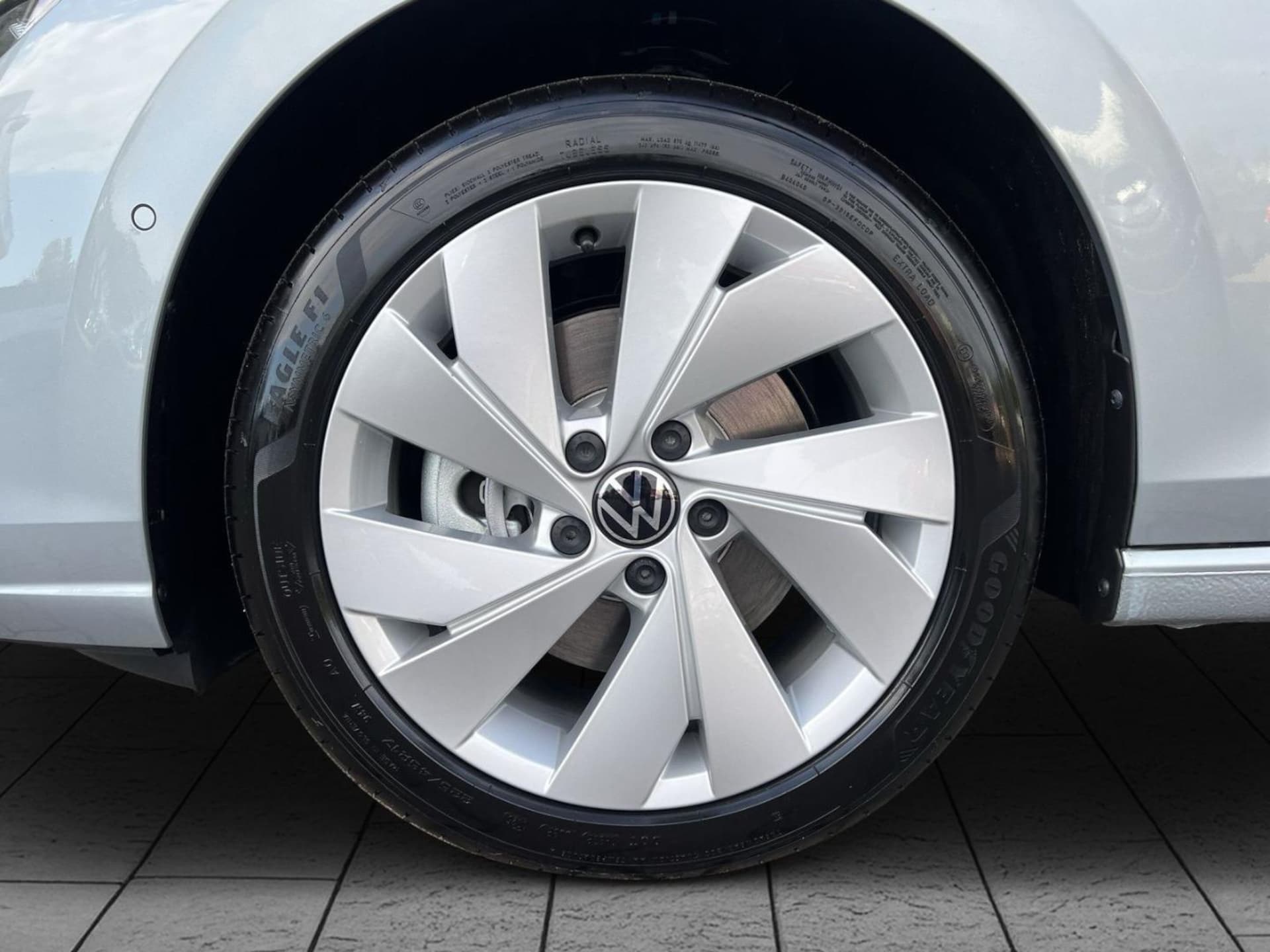 Volkswagen Golf Variant Life