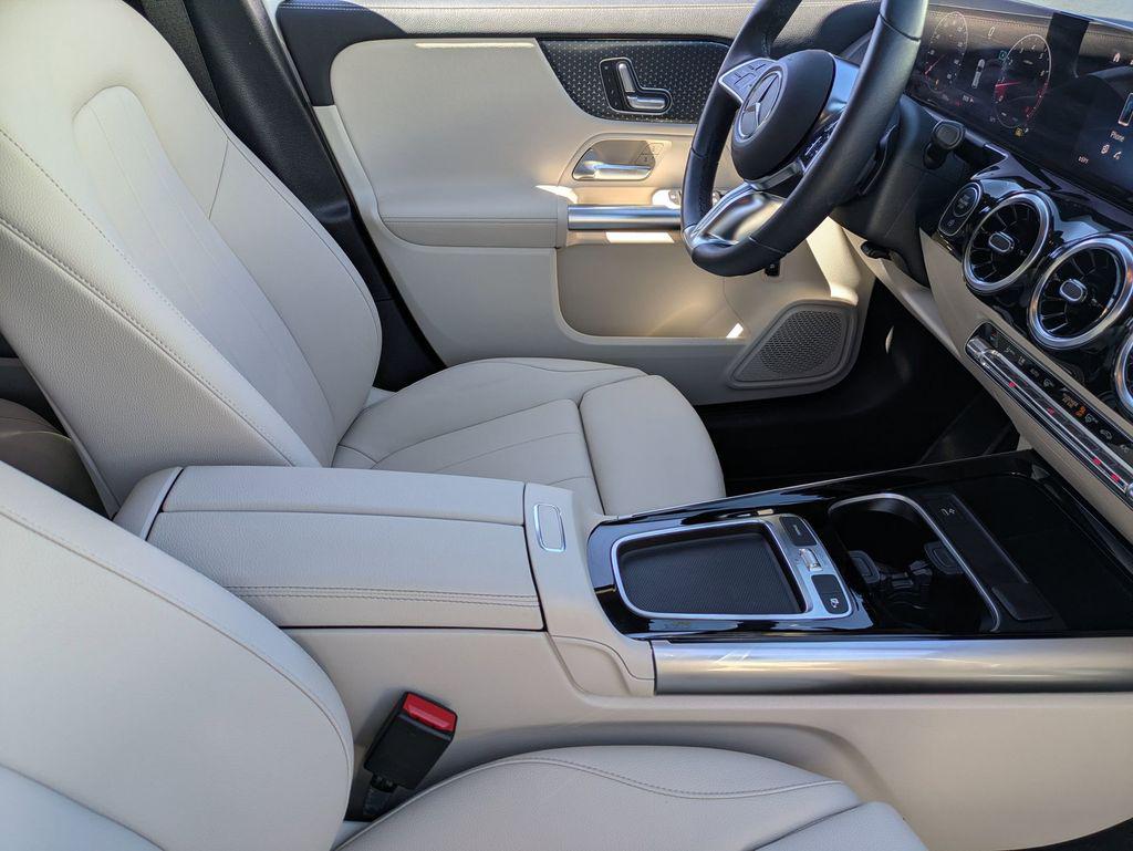 2025 Mercedes-Benz GLA GLA250 - Photo 34