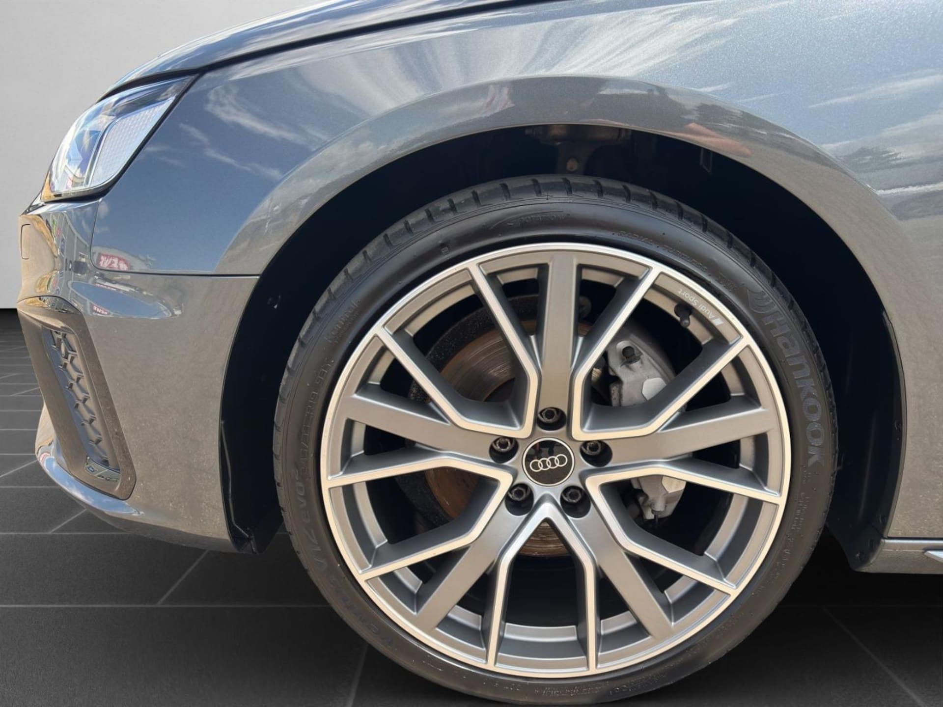 Audi A4 Avant S line