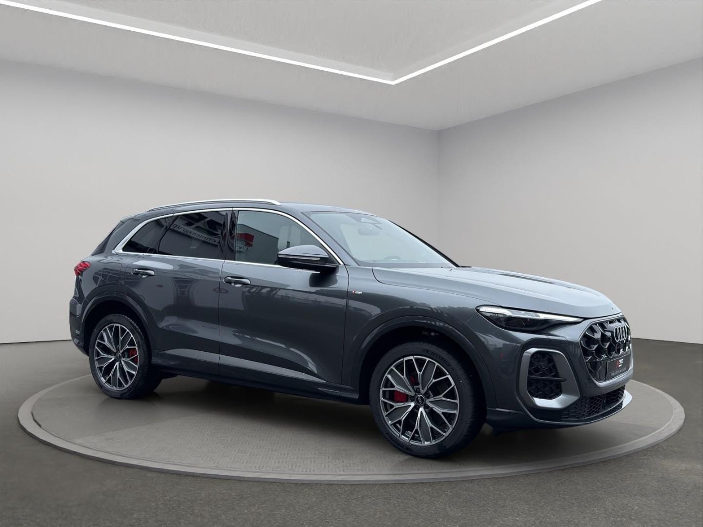 Bild über Audi Q5 SUV TDI quattro 220 kW S tronic - für weitere Informationen kontaktieren Sie den Audi Partner