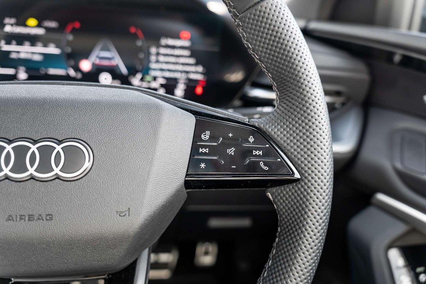 Image about Audi Q5 SUV TFSI quattro 200 kW sport