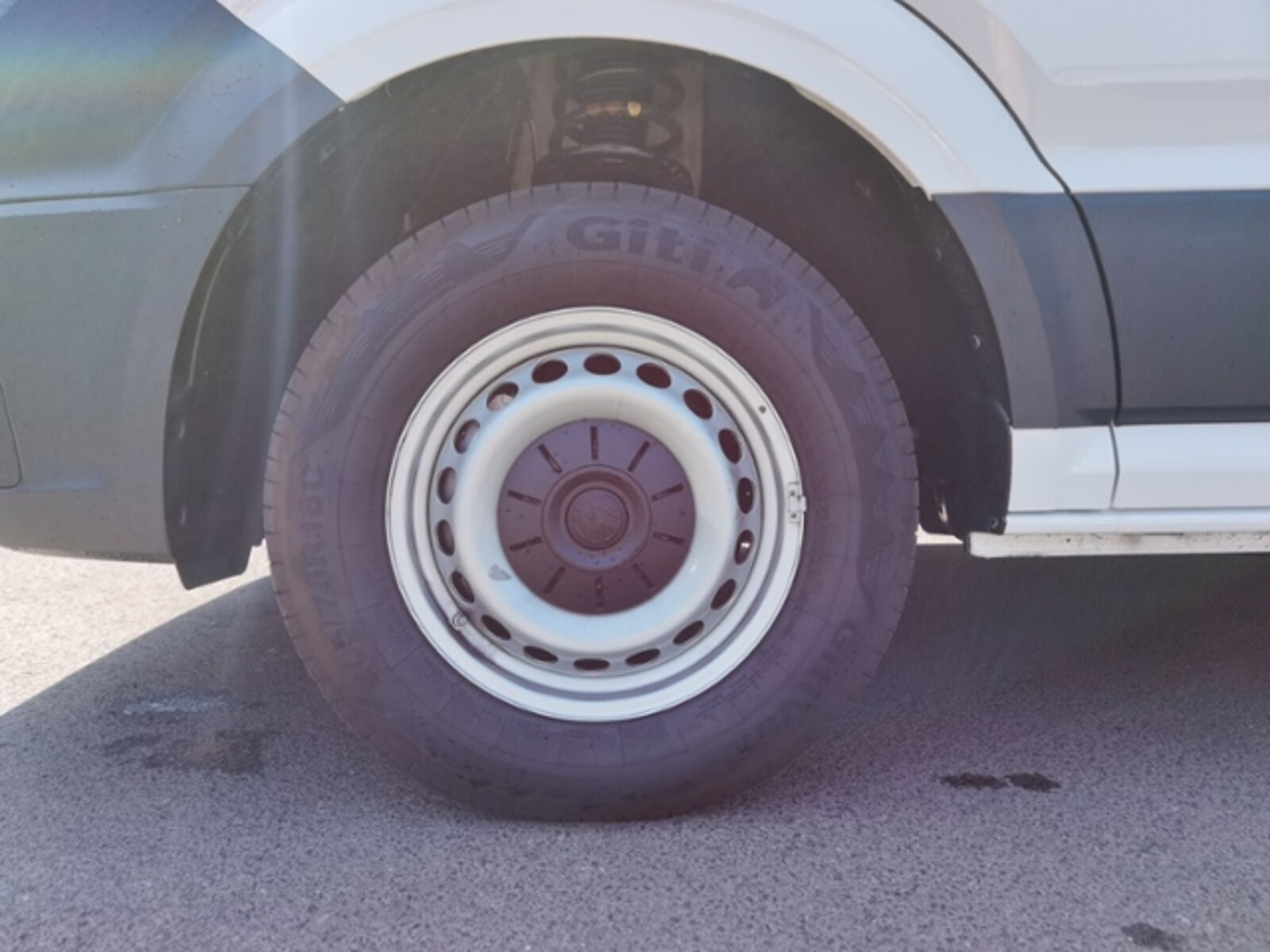 Volkswagen Crafter Kasten mittlerer Radstand – Bild 16