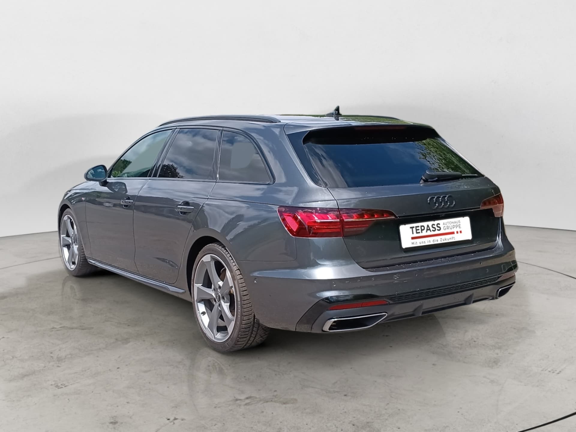 Audi A4 Avant S line