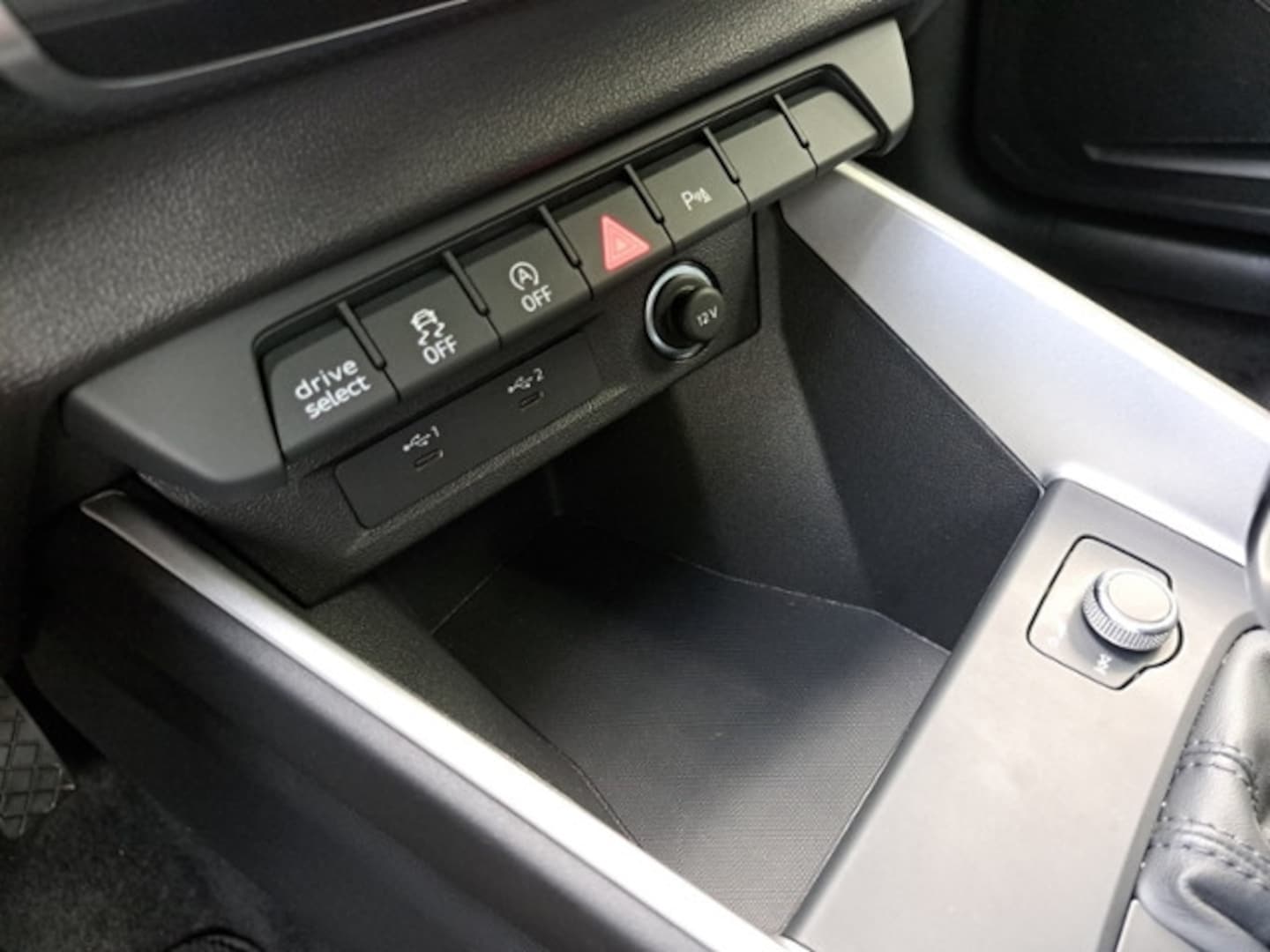 Bild über Audi A1 Sportback S line 40 TFSI S tronic - für weitere Informationen kontaktieren Sie den Audi Partner