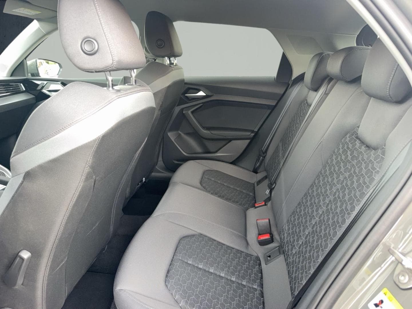 Bild über Audi A1 Sportback S line 25 TFSI S tronic - für weitere Informationen kontaktieren Sie den Audi Partner
