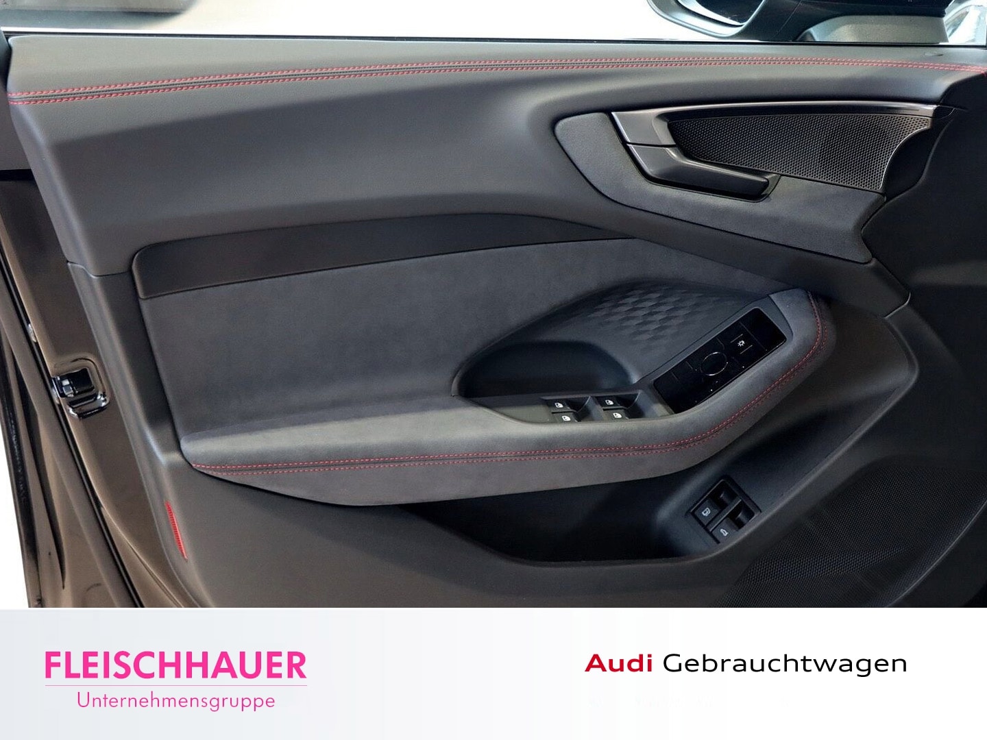 Bild über Audi RS 5 Limousine TFSI quattro 470 kW tiptronic - für weitere Informationen kontaktieren Sie den Audi Partner