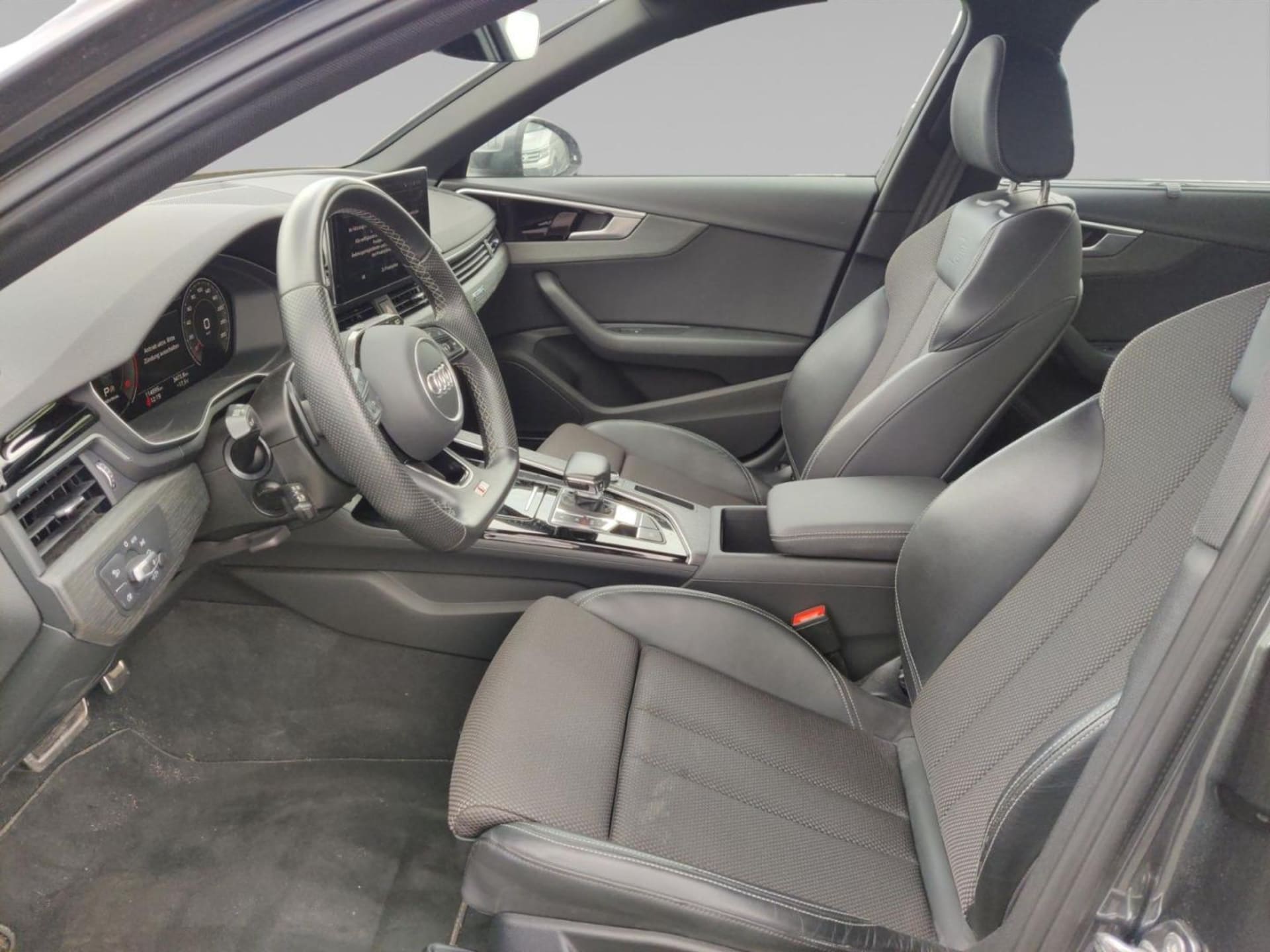 Audi A4 Avant S line
