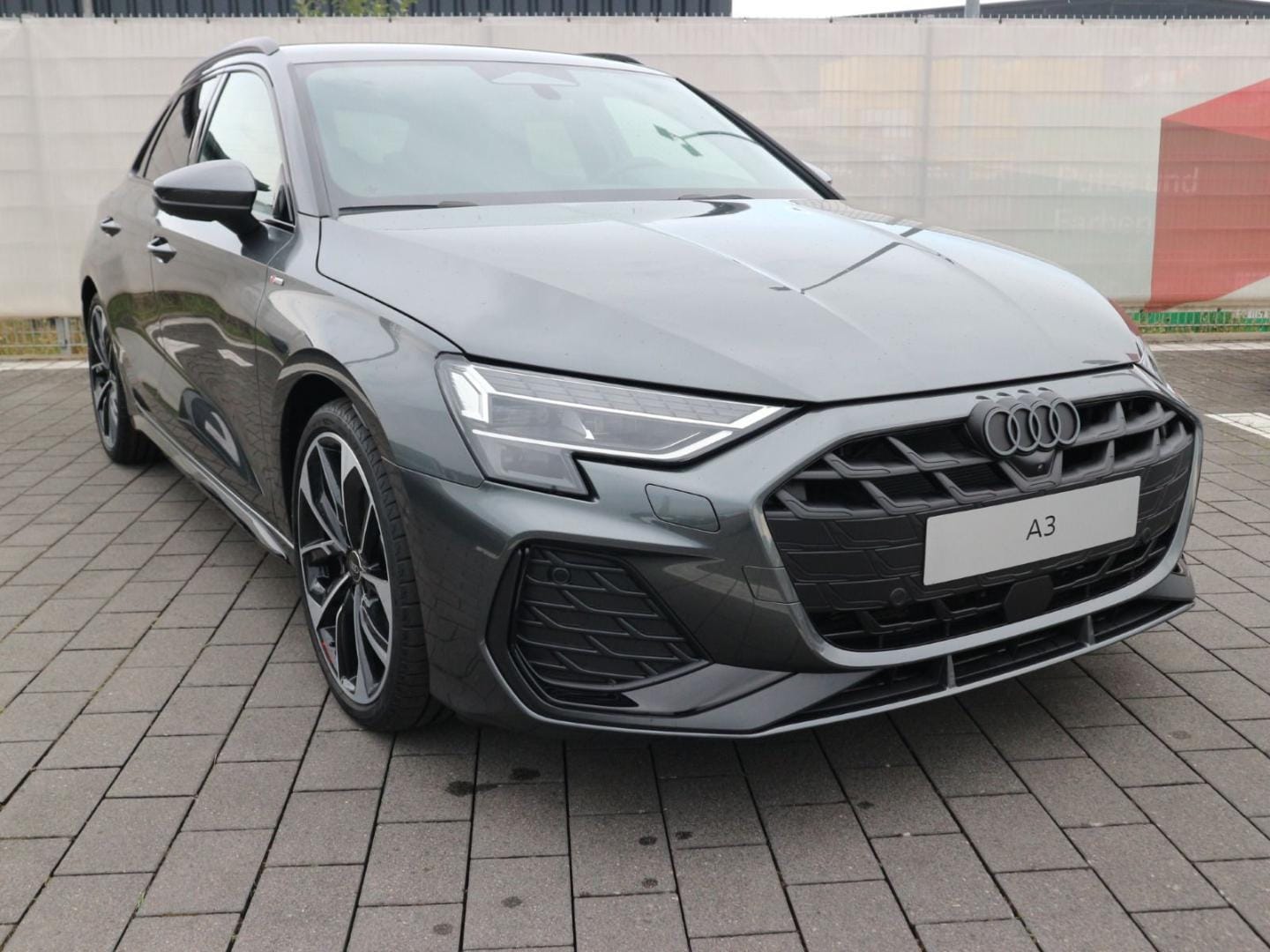 Bild über Audi A3 Sportback TFSI 110 kW S tronic - für weitere Informationen kontaktieren Sie den Audi Partner