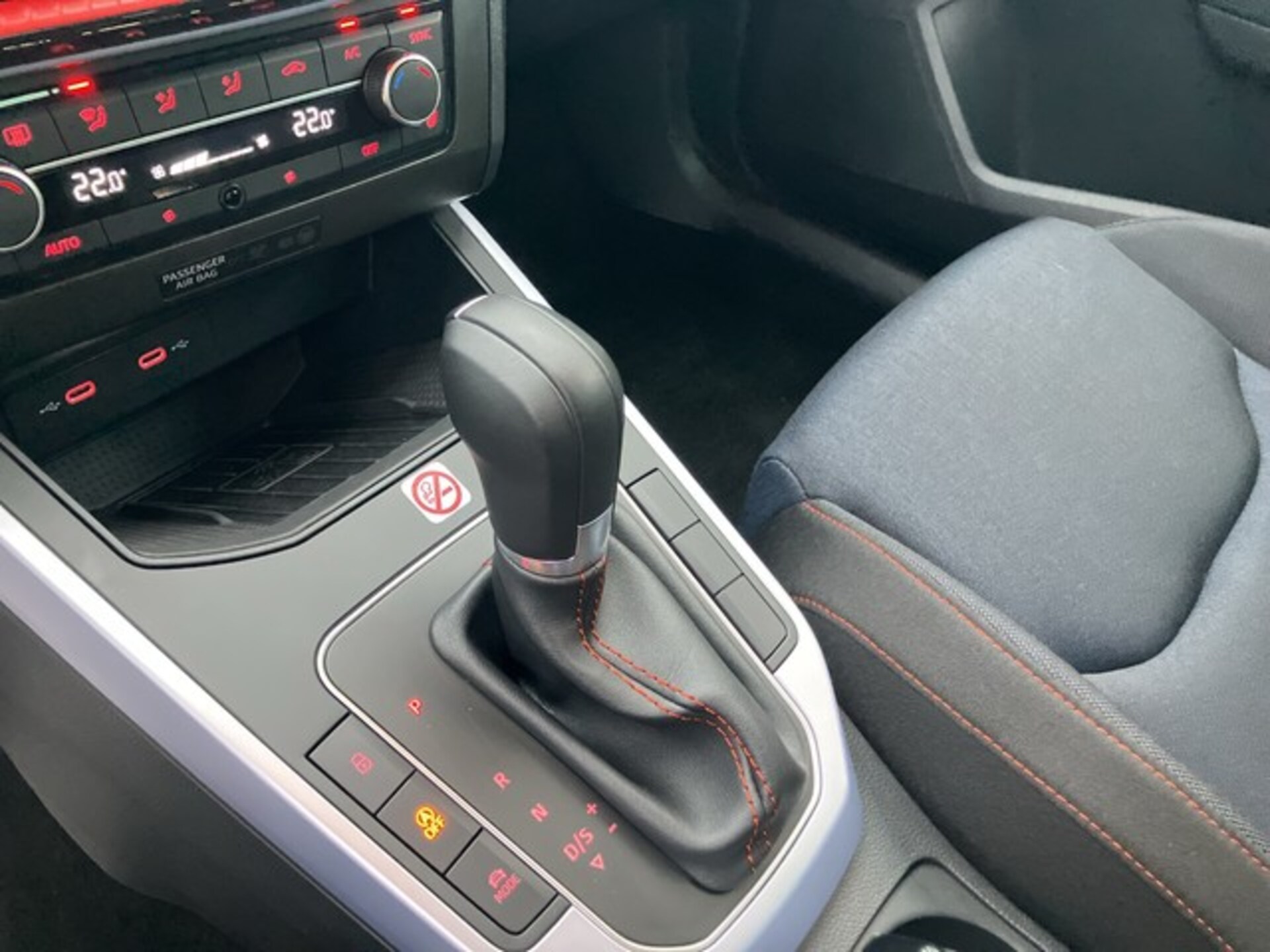 SEAT Arona FR