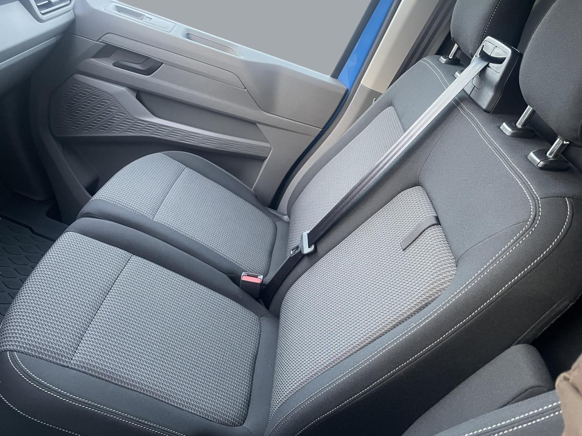 Volkswagen Transporter Furgon długi rozstaw osi