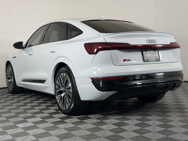 2024 Audi Q8 Sportback e-tron