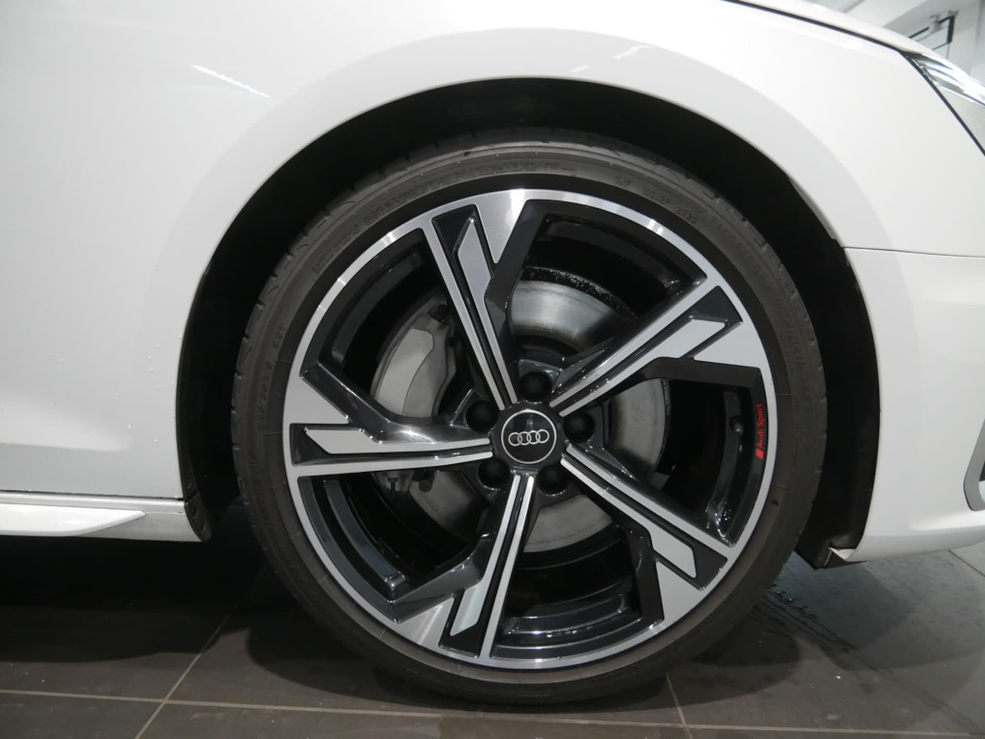 Audi A4 Avant S line