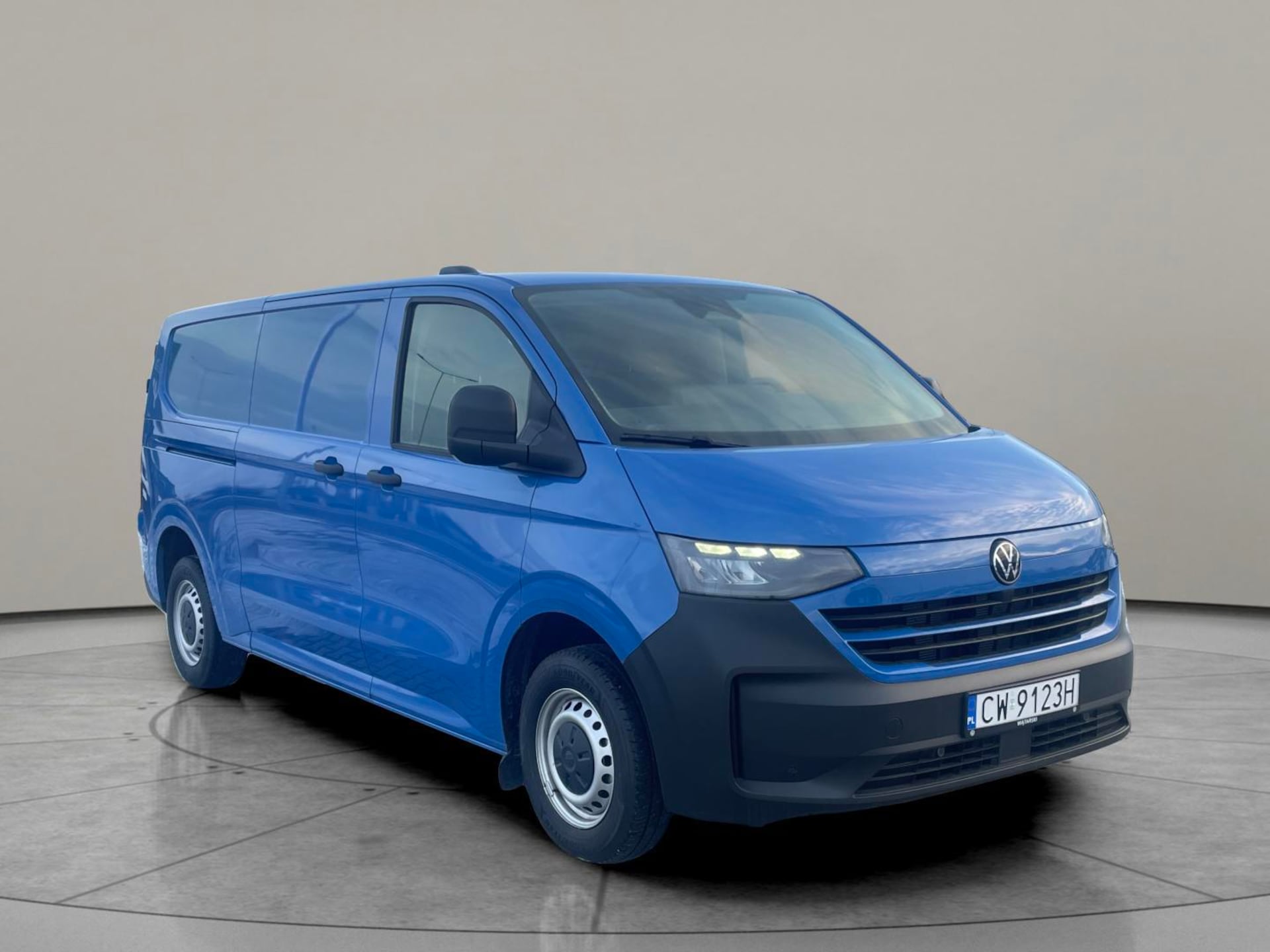 Volkswagen Transporter Furgon długi rozstaw osi