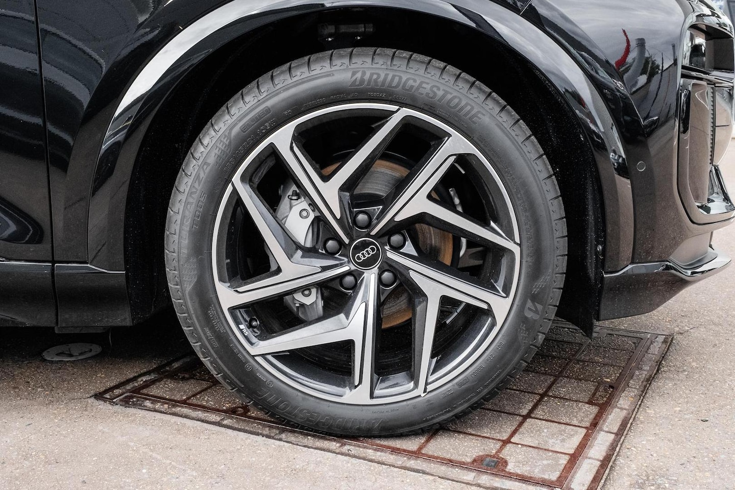 Image about Audi Q6 Sportback e-tron e-tron quattro