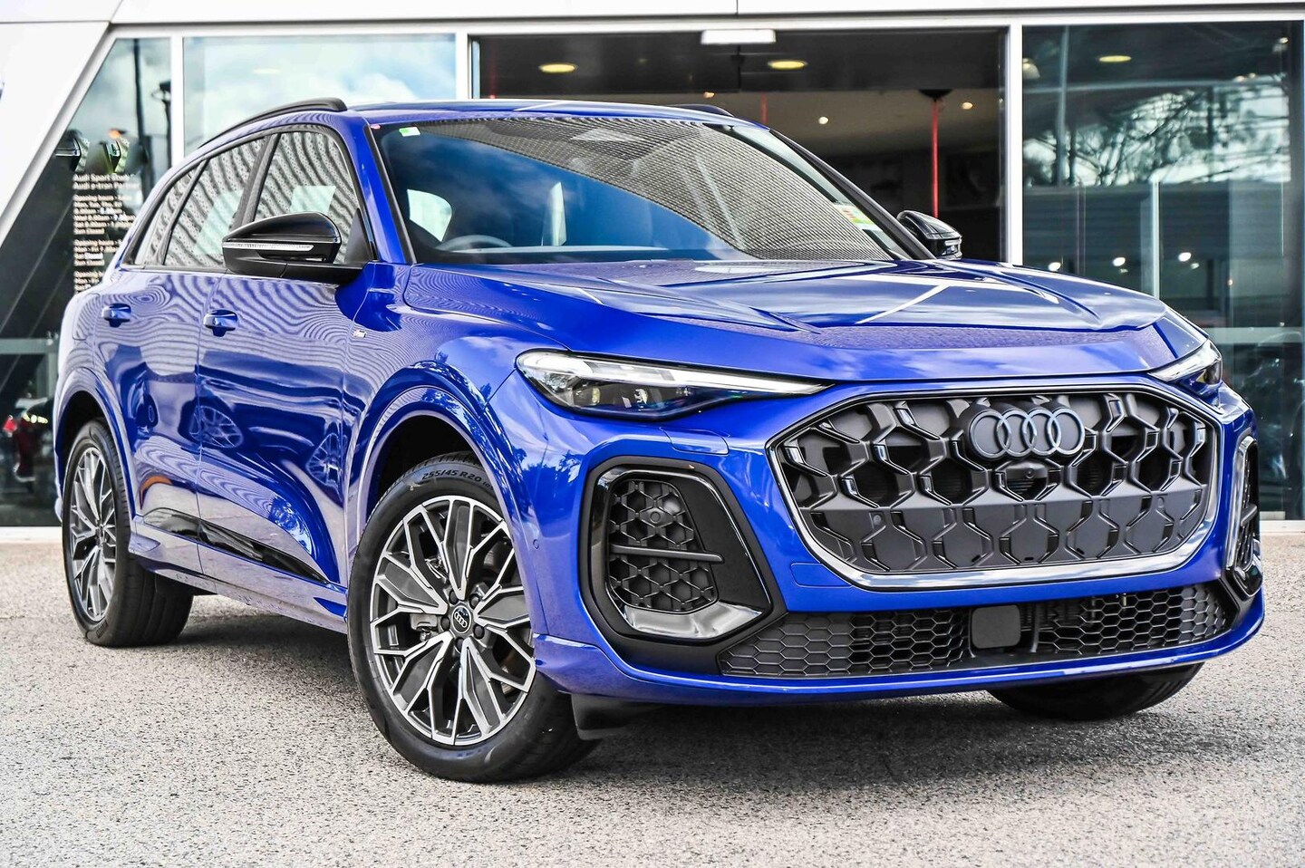 Image about Audi Q5 SUV TDI quattro 150 kW sport