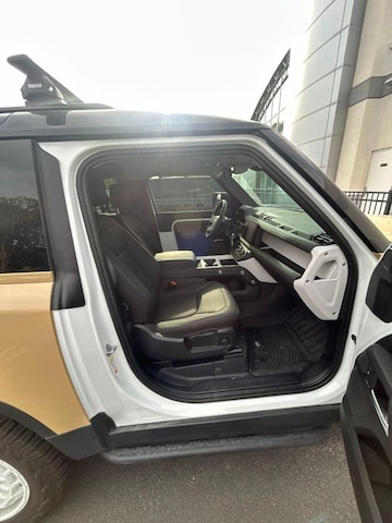2025 Land Rover Defender