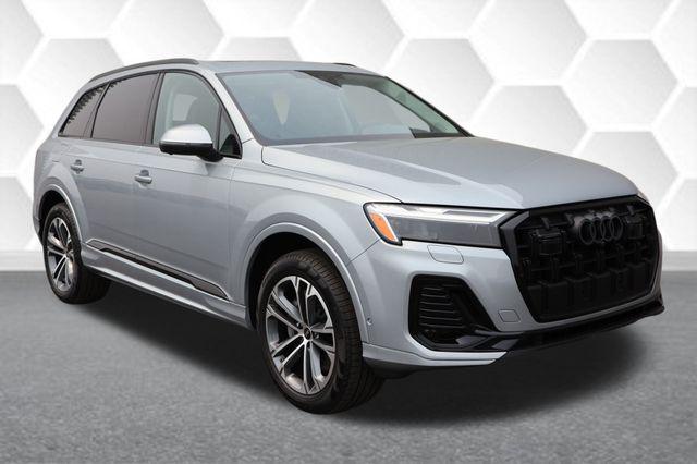2025 Audi Q7 55 Premium Plus's photo
